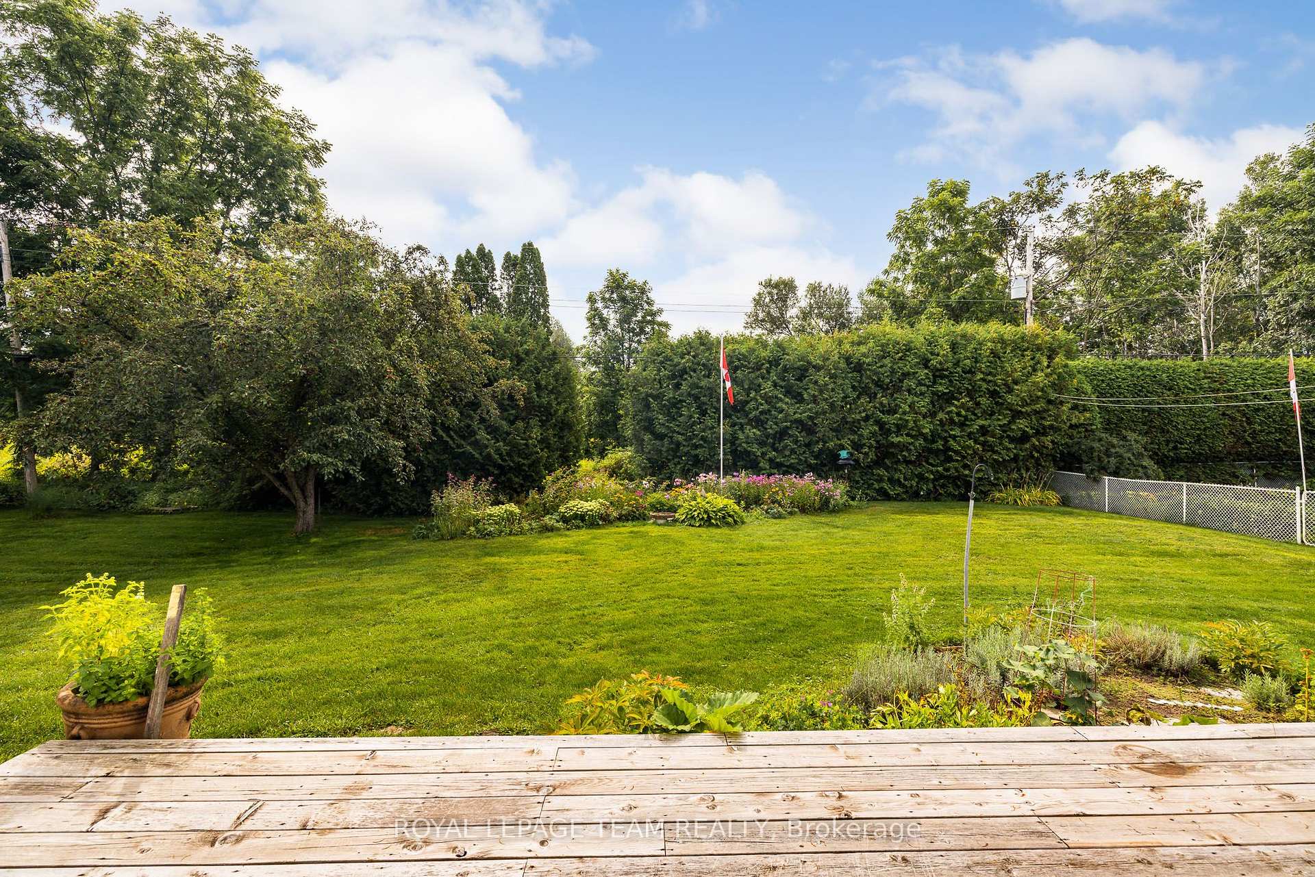 Photo 31 of 1016 Boucher Crescent, Ottawa, Manotick South to Roger Stevens — HOMEH