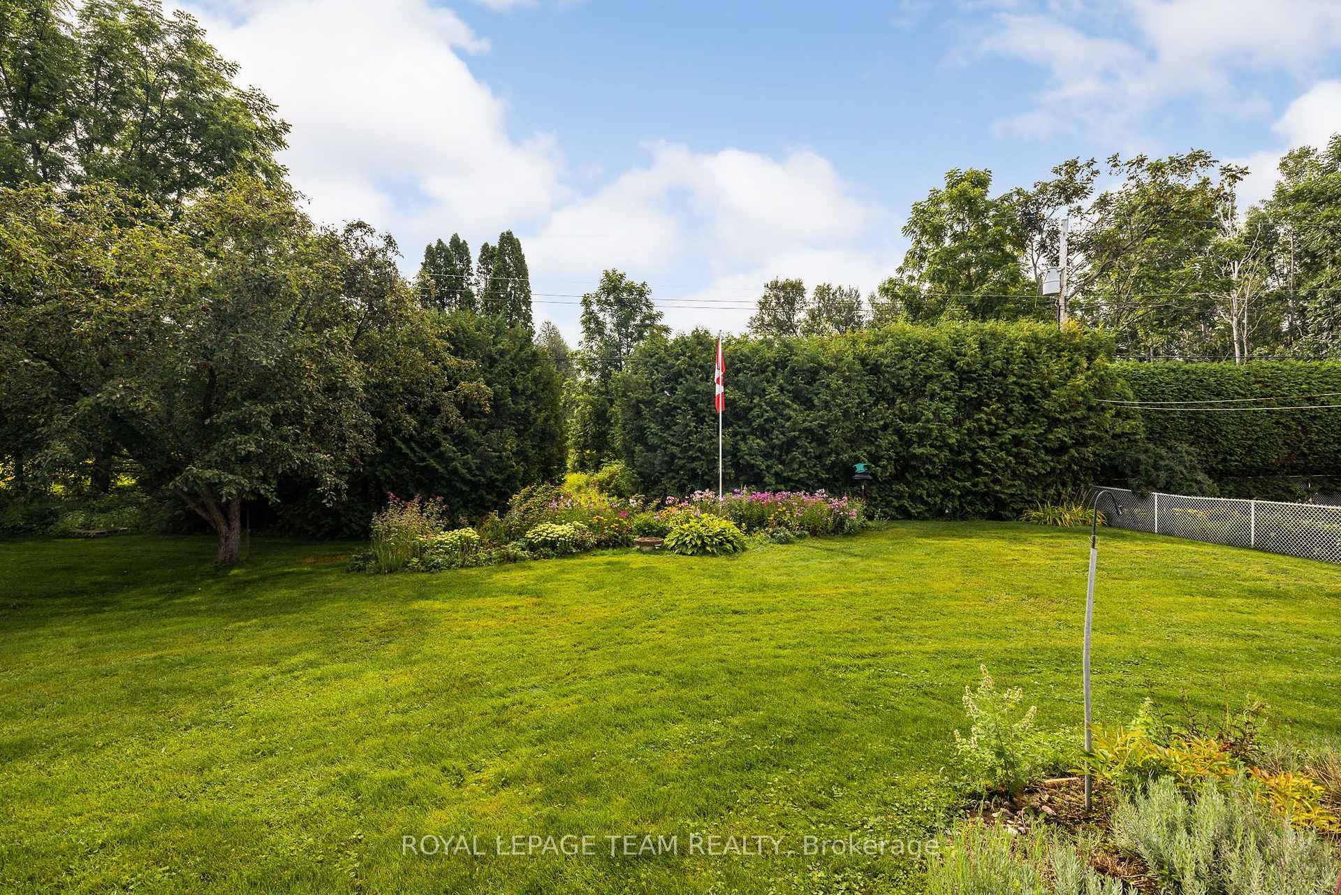 Photo 32 of 1016 Boucher Crescent, Ottawa, Manotick South to Roger Stevens — HOMEH