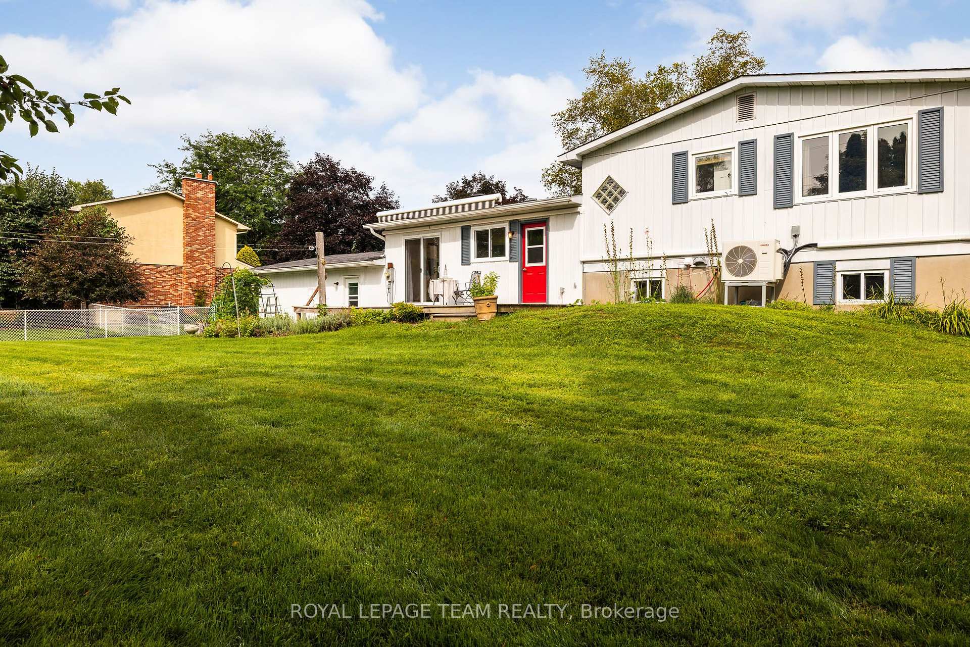 Photo 34 of 1016 Boucher Crescent, Ottawa, Manotick South to Roger Stevens — HOMEH