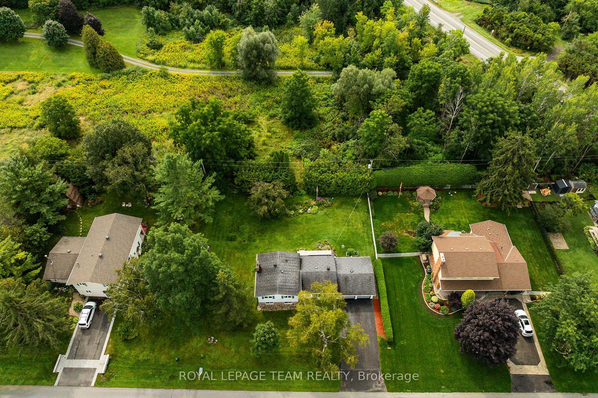Photo 35 of 1016 Boucher Crescent, Ottawa, Manotick South to Roger Stevens — HOMEH