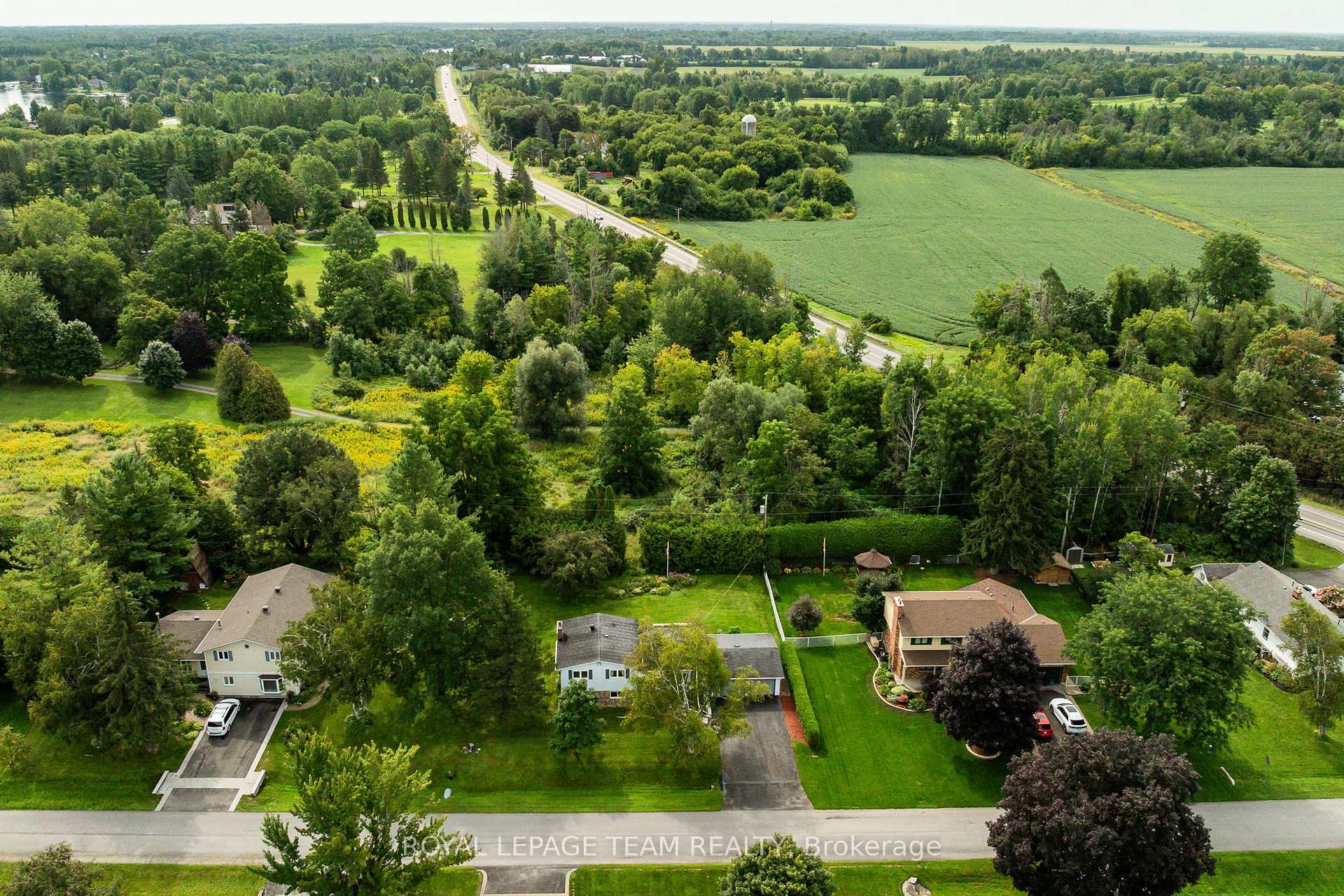 Photo 39 of 1016 Boucher Crescent, Ottawa, Manotick South to Roger Stevens — HOMEH