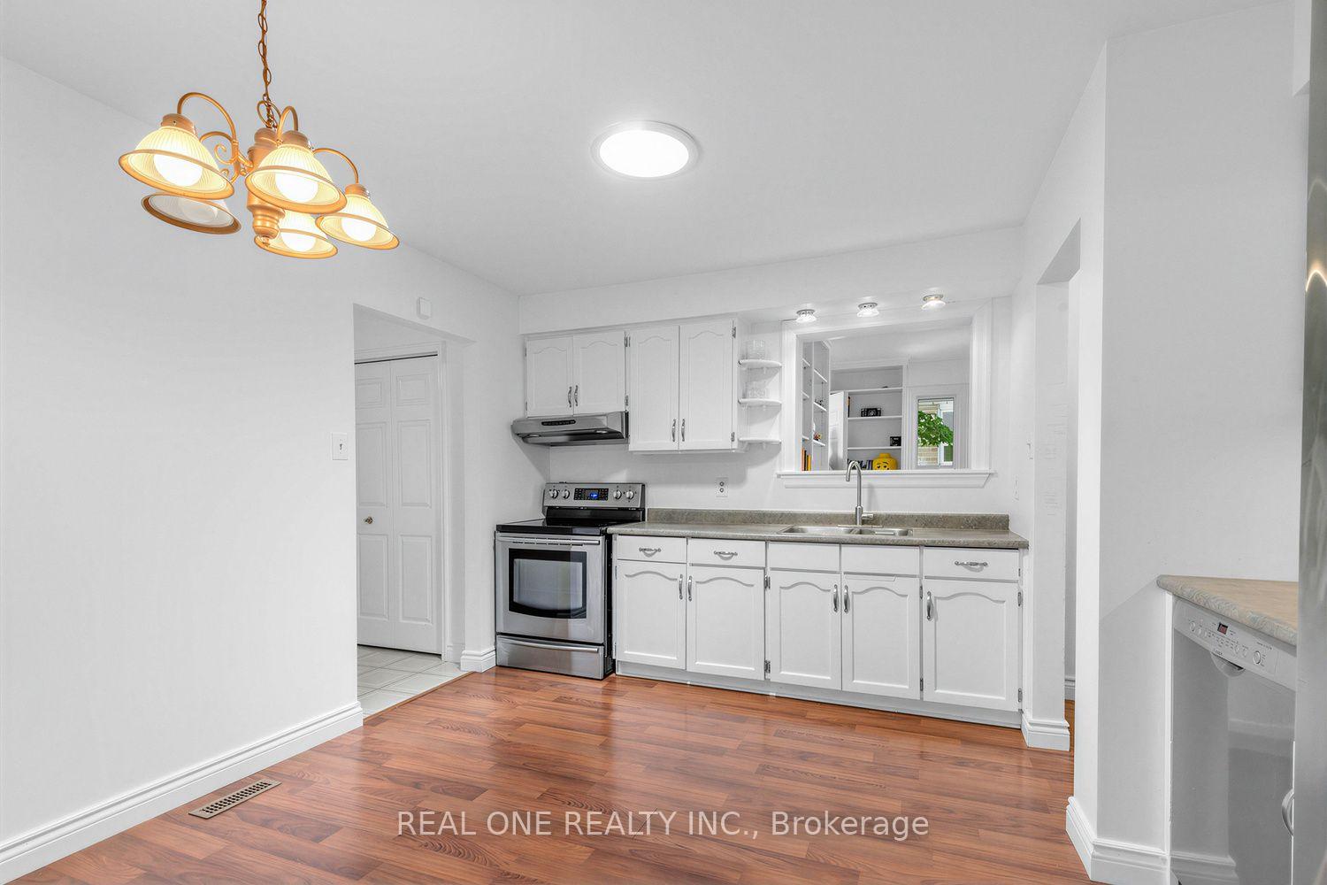 Photo 6 of 10 Devins Drive, Aurora, Aurora Heights — HOMEH