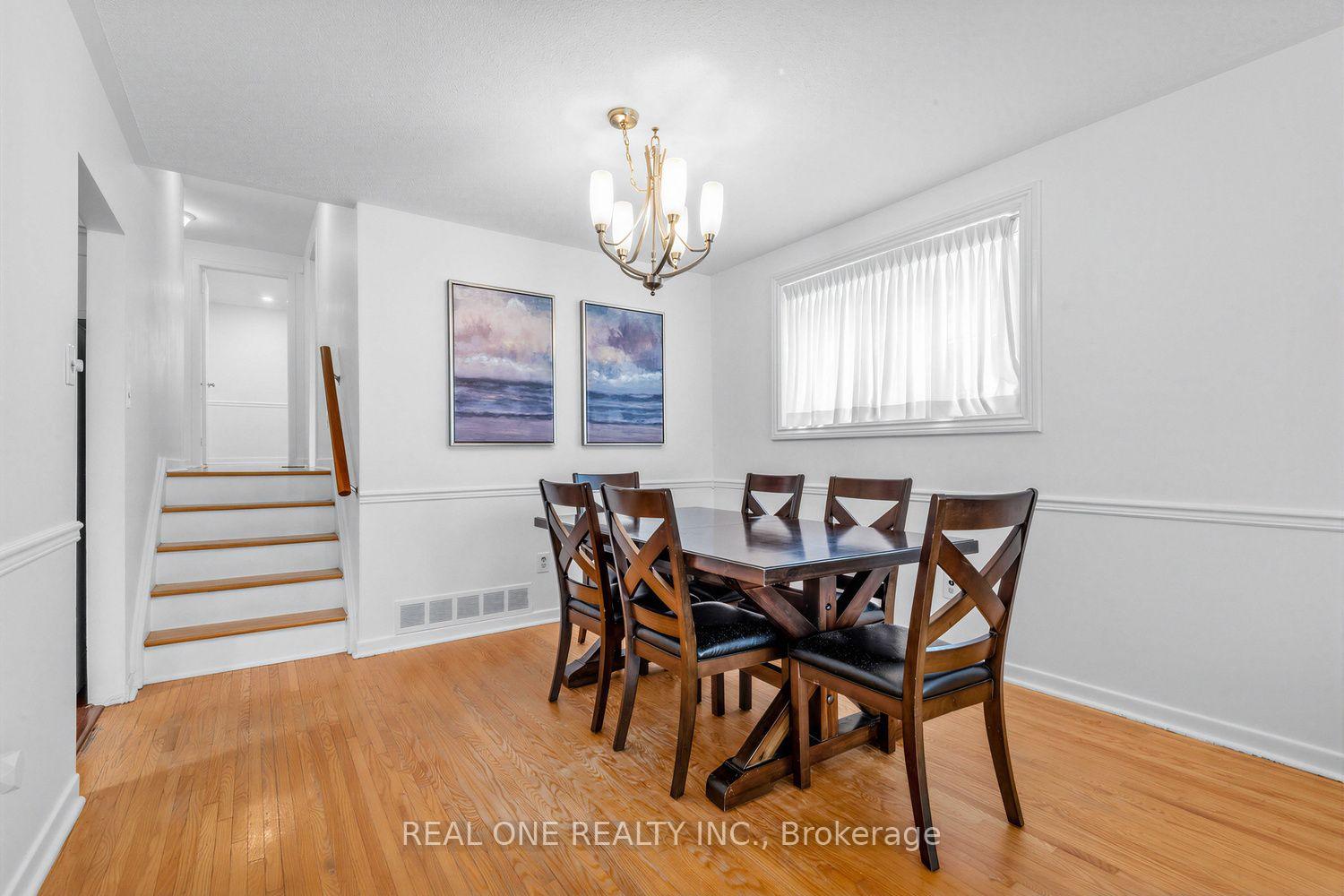 Photo 13 of 10 Devins Drive, Aurora, Aurora Heights — HOMEH