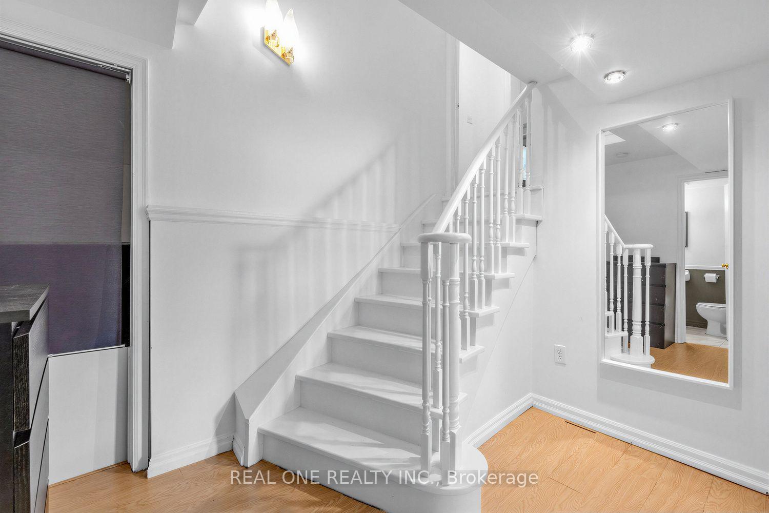 Photo 21 of 10 Devins Drive, Aurora, Aurora Heights — HOMEH