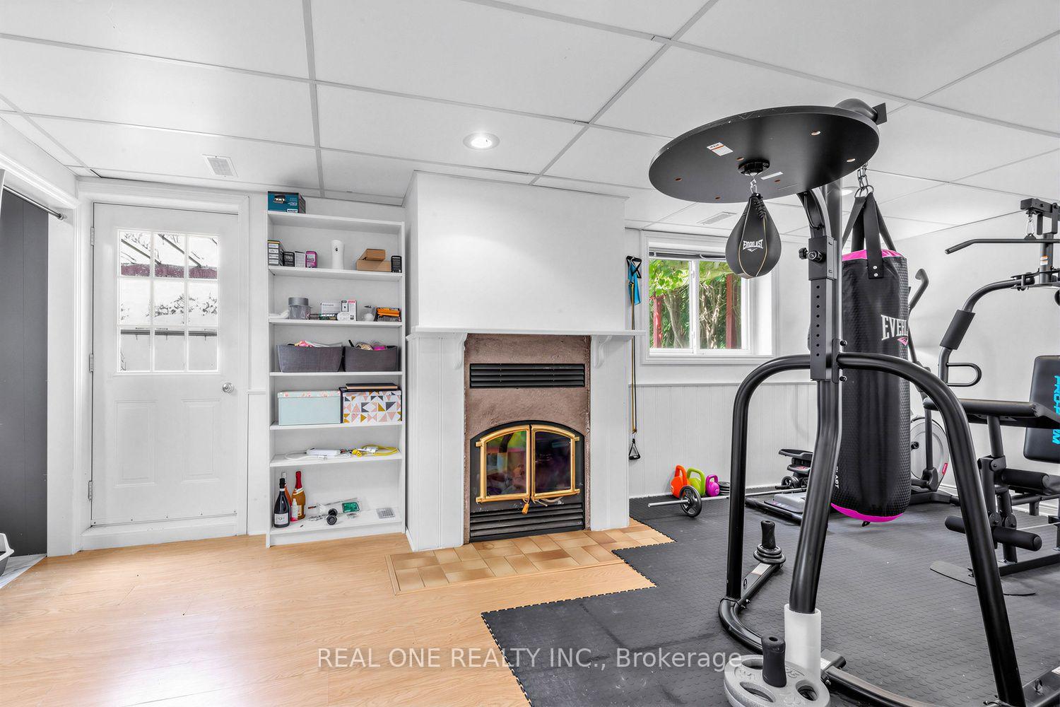 Photo 22 of 10 Devins Drive, Aurora, Aurora Heights — HOMEH
