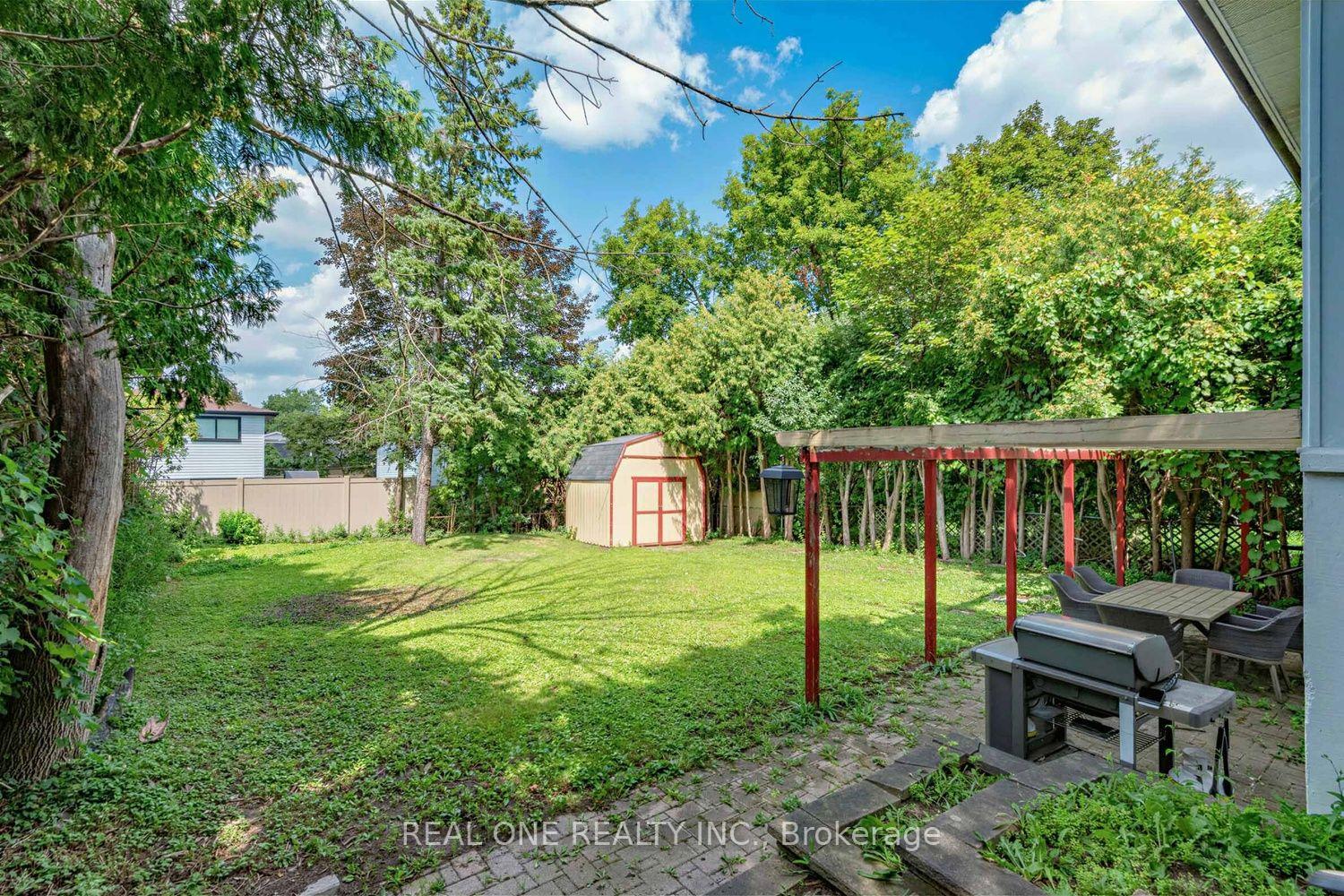 Photo 30 of 10 Devins Drive, Aurora, Aurora Heights — HOMEH