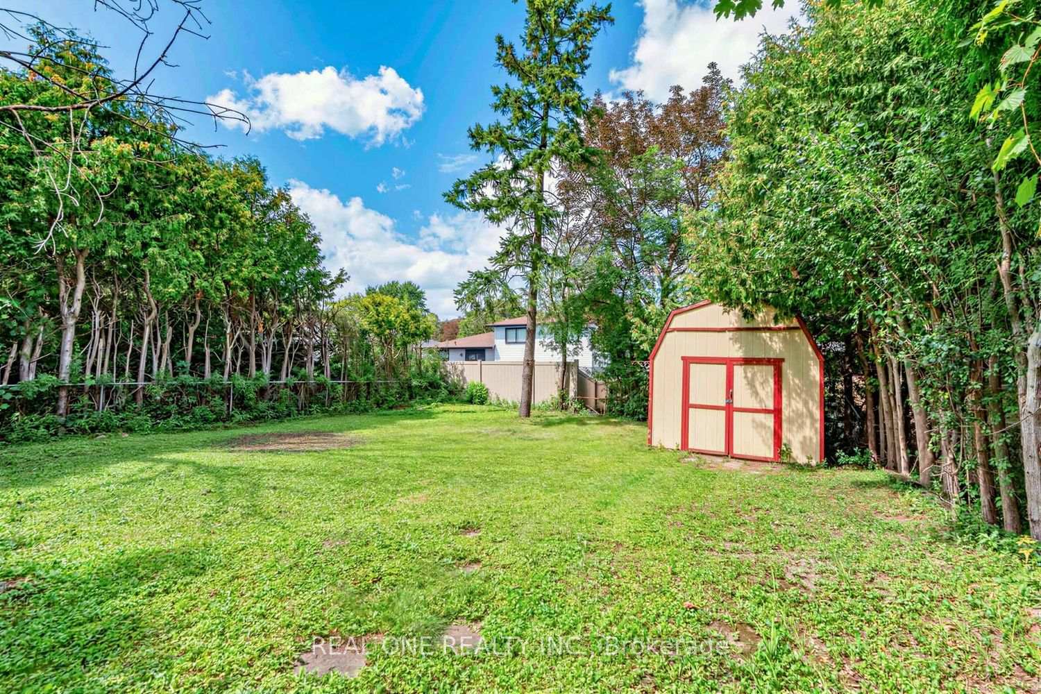 Photo 31 of 10 Devins Drive, Aurora, Aurora Heights — HOMEH