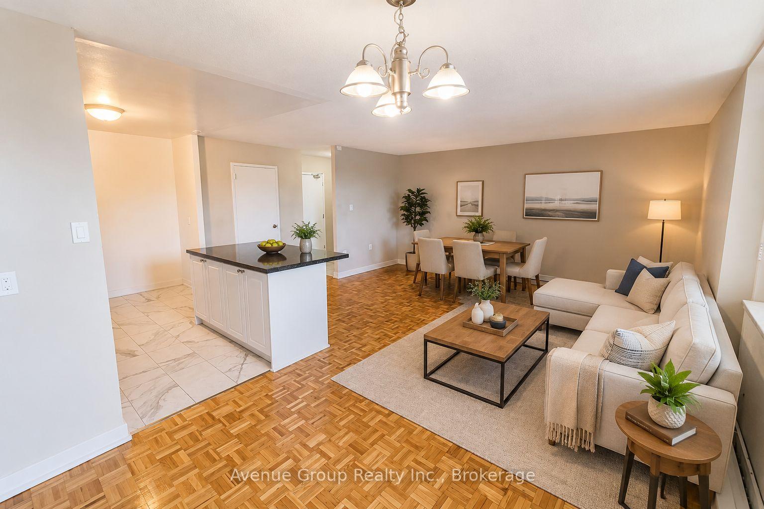 Photo 3 of Unit 711, 3801 Lawrence Avenue E, Scarborough, Woburn — HOMEH