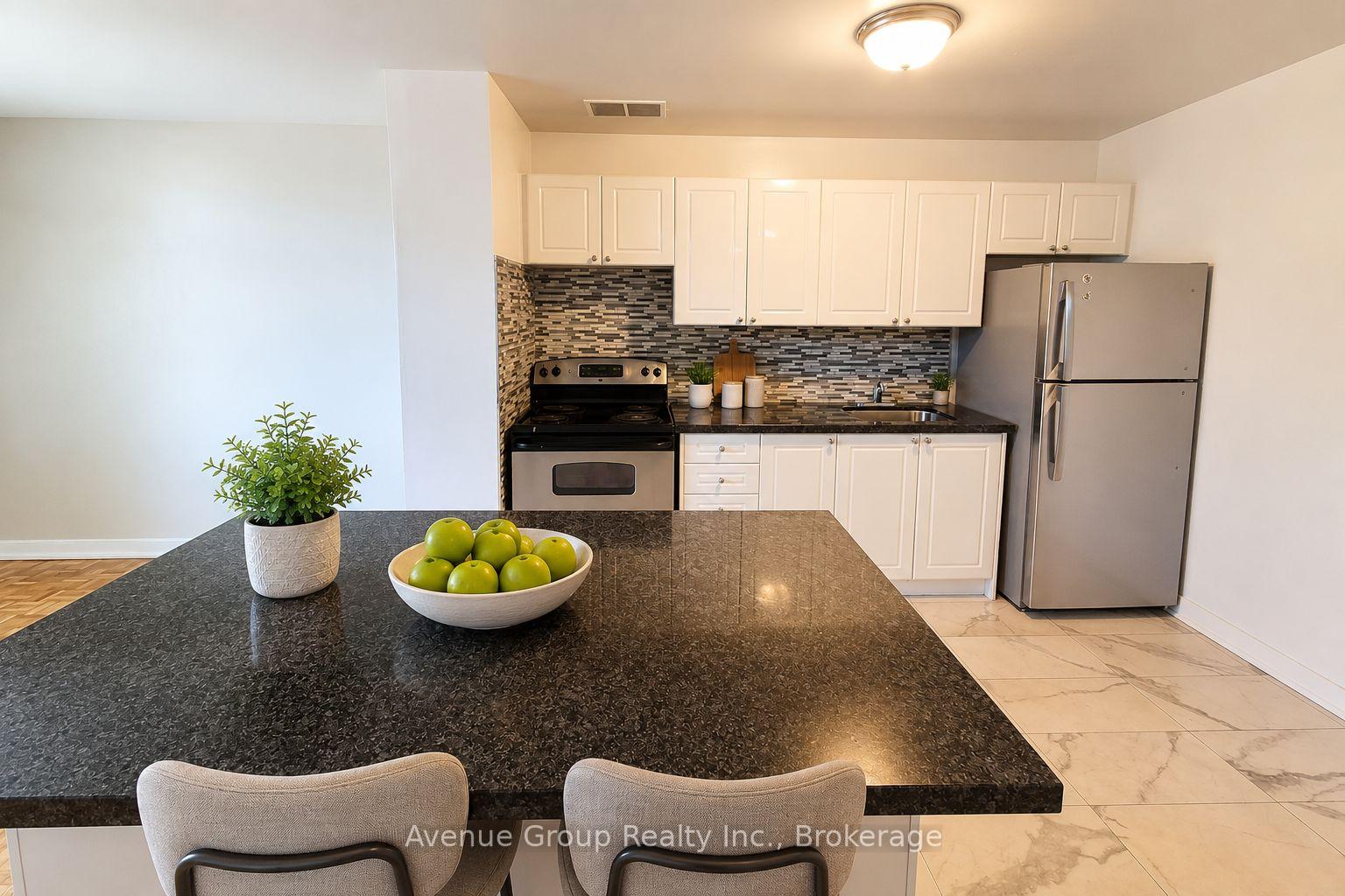 Photo 5 of Unit 711, 3801 Lawrence Avenue E, Scarborough, Woburn — HOMEH
