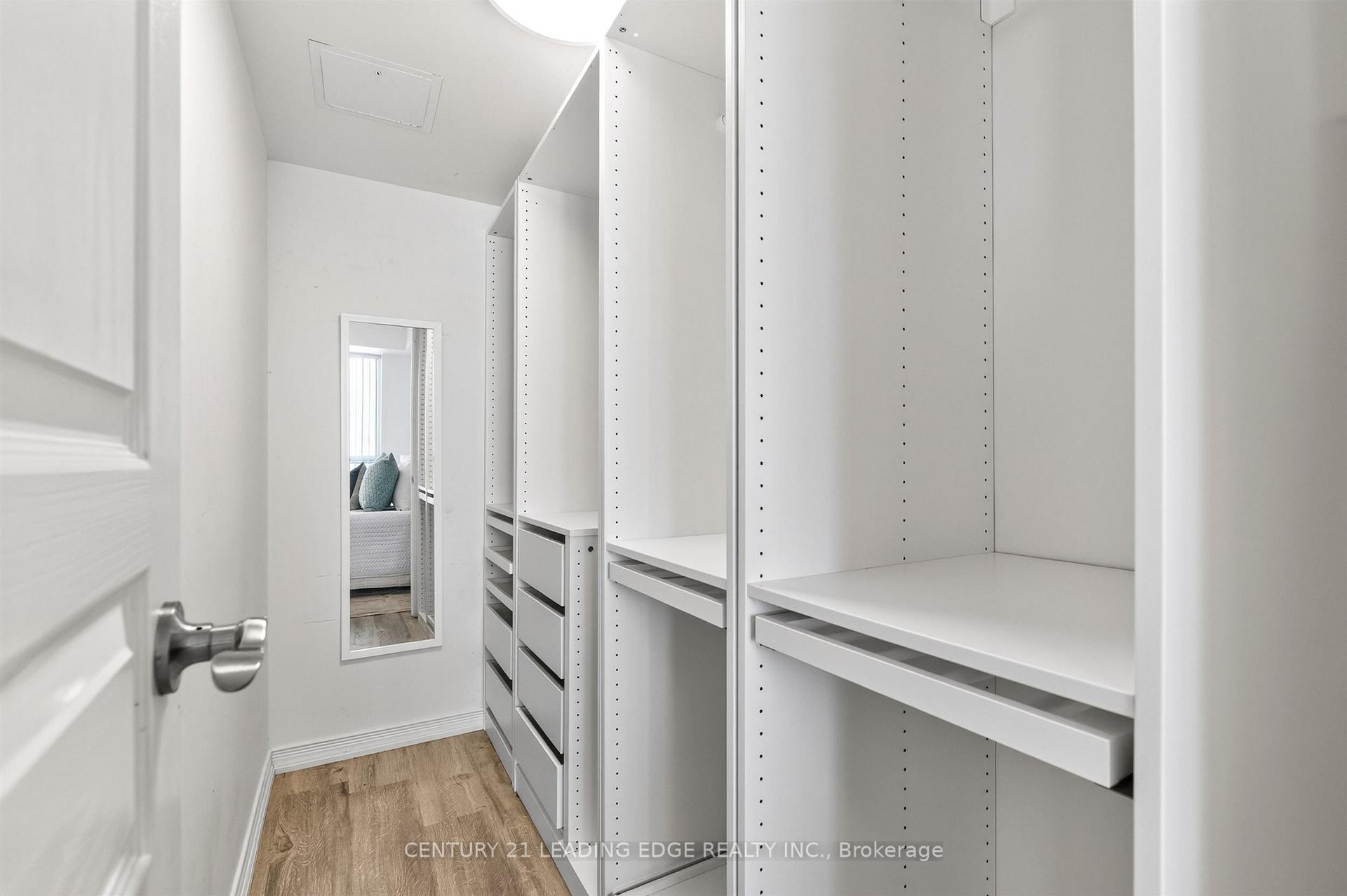 Photo 15 of Unit 403, 2585 Erin Centre Boulevard, Mississauga, Central Erin Mills — HOMEH