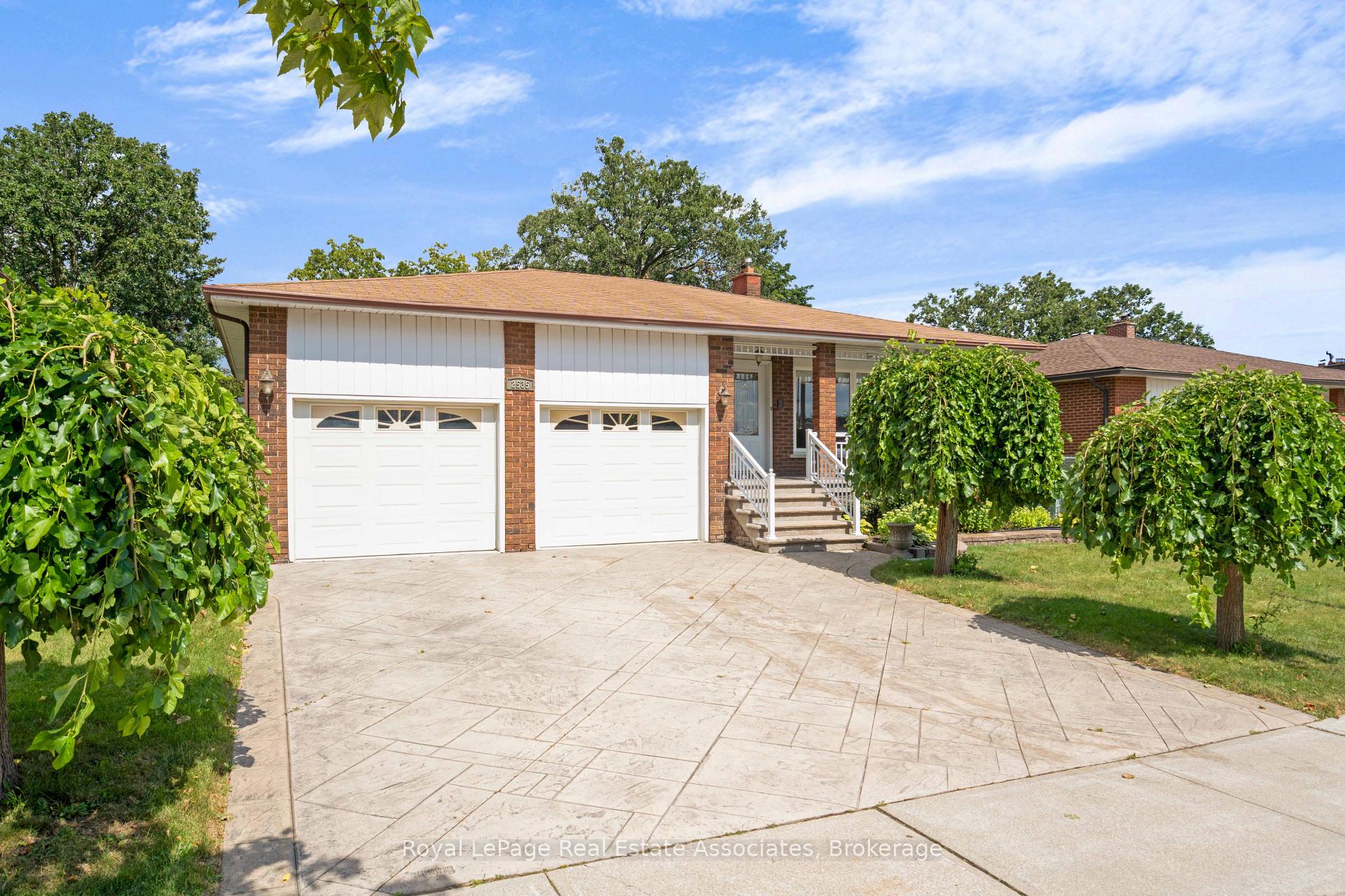 Photo 4 of 2535 Privet Crescent, Mississauga, Cooksville — HOMEH