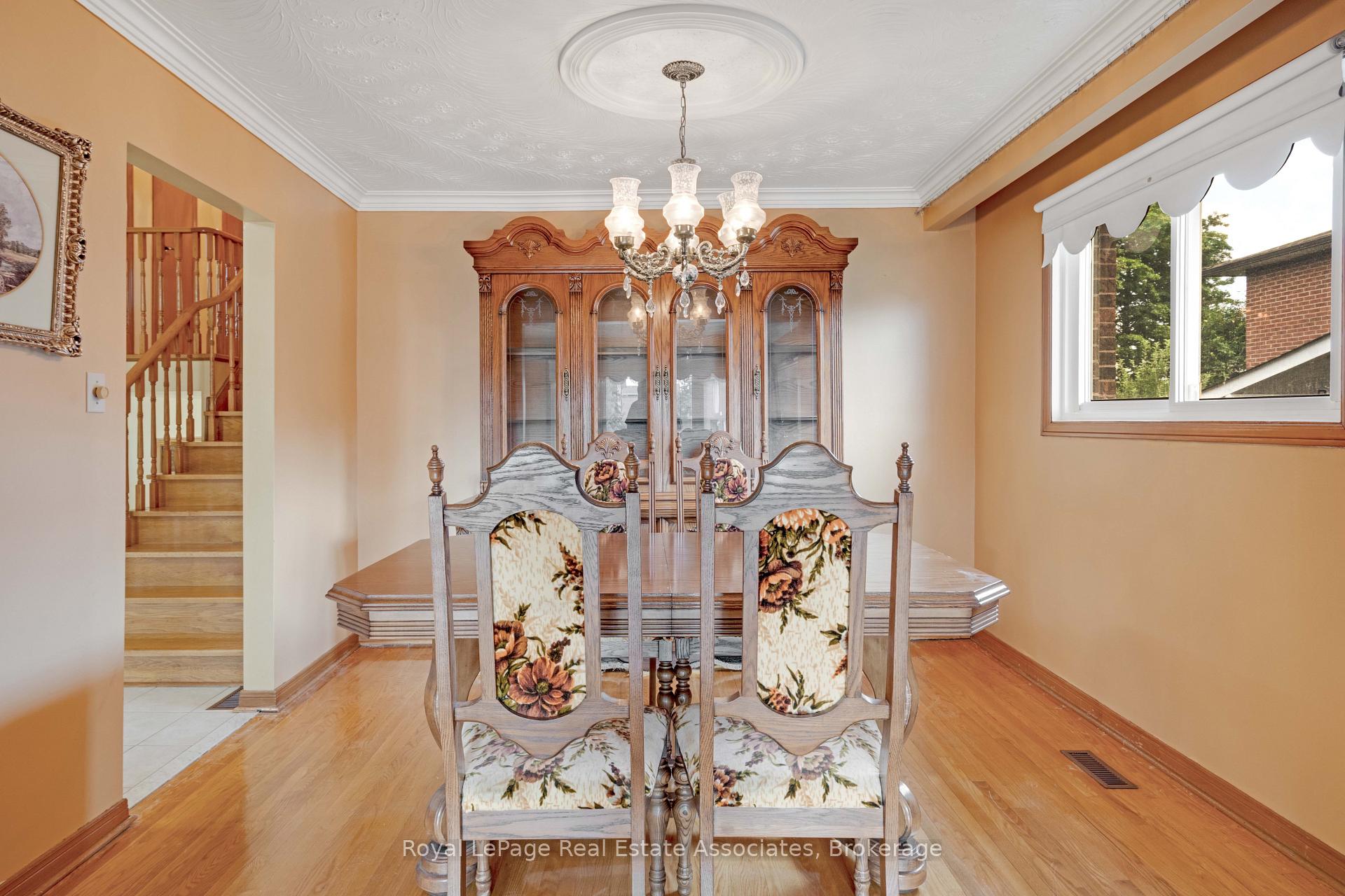 Photo 11 of 2535 Privet Crescent, Mississauga, Cooksville — HOMEH