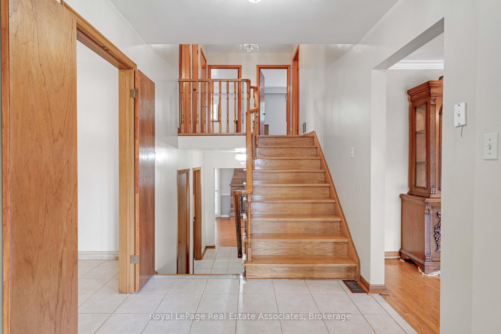 Photo 17 of 2535 Privet Crescent, Mississauga, Cooksville — HOMEH