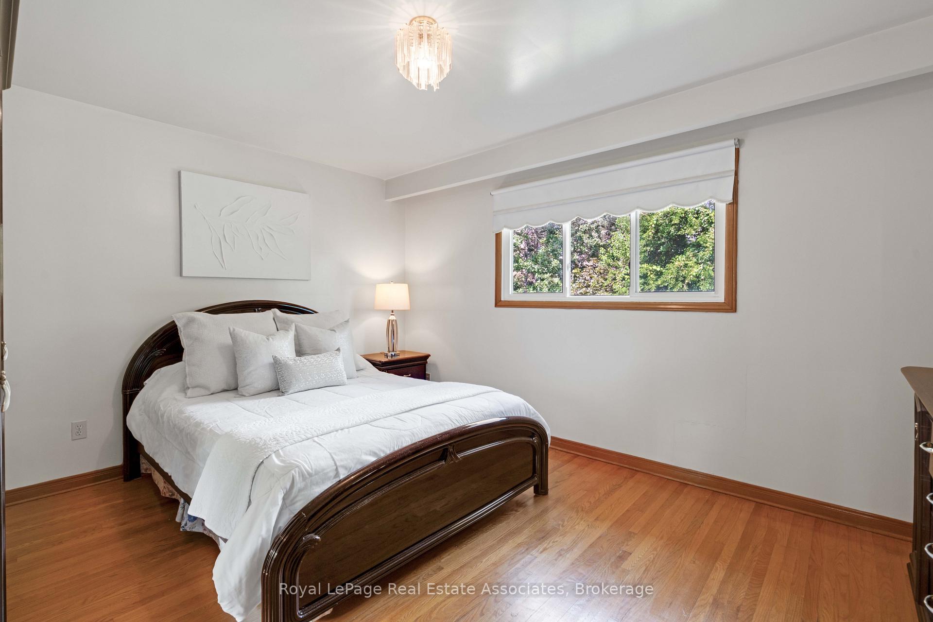 Photo 19 of 2535 Privet Crescent, Mississauga, Cooksville — HOMEH