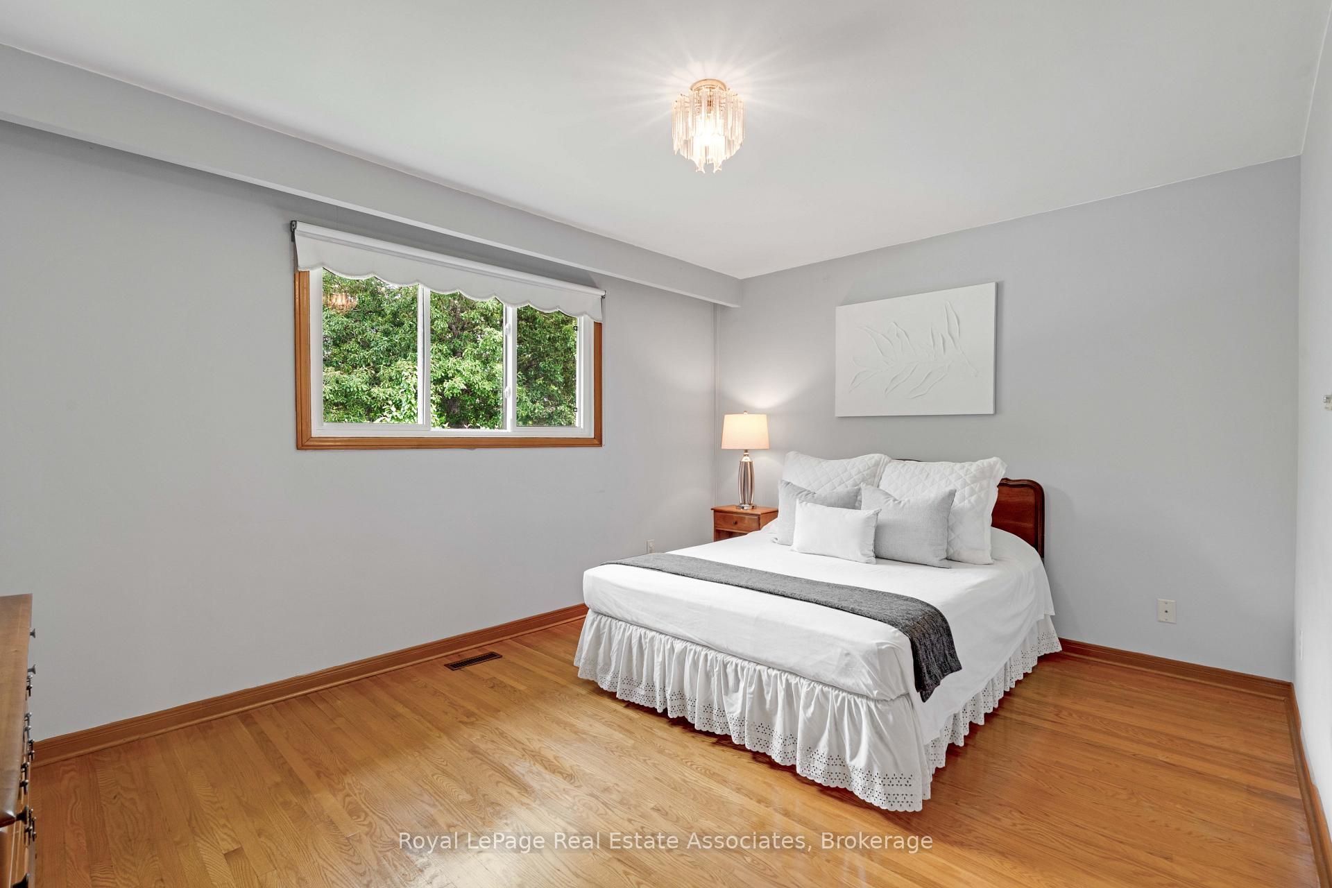 Photo 23 of 2535 Privet Crescent, Mississauga, Cooksville — HOMEH