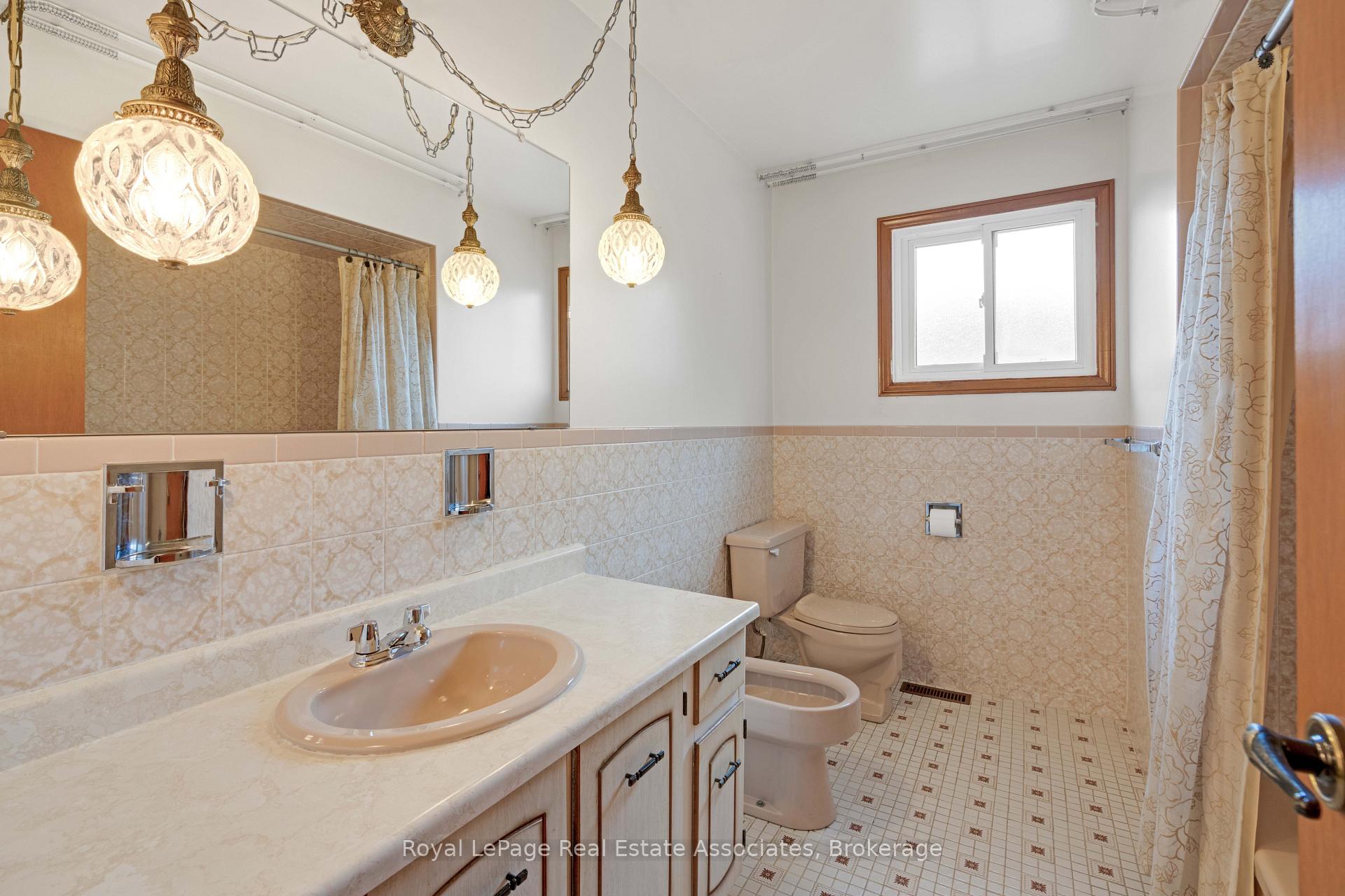 Photo 26 of 2535 Privet Crescent, Mississauga, Cooksville — HOMEH