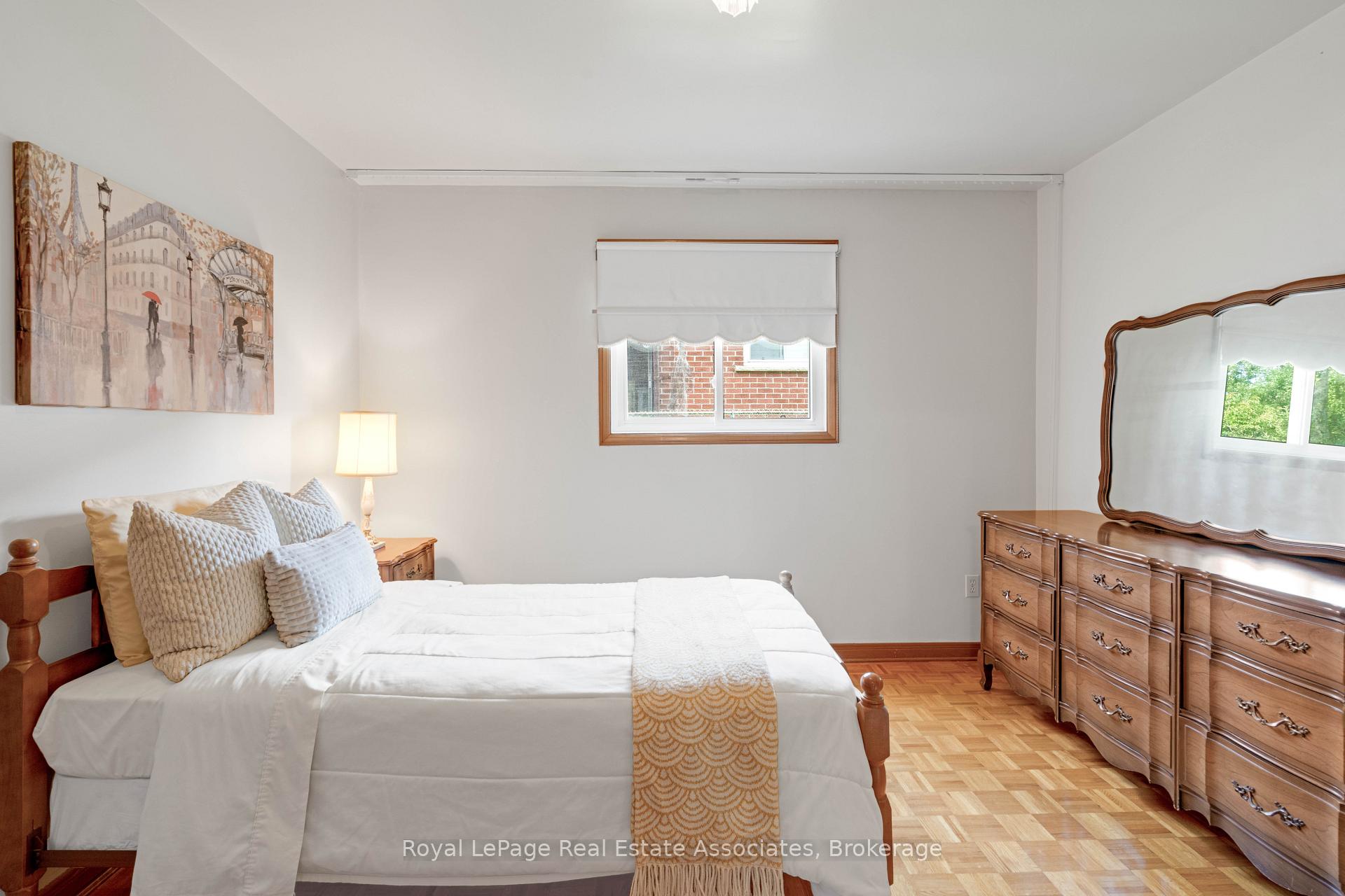 Photo 34 of 2535 Privet Crescent, Mississauga, Cooksville — HOMEH