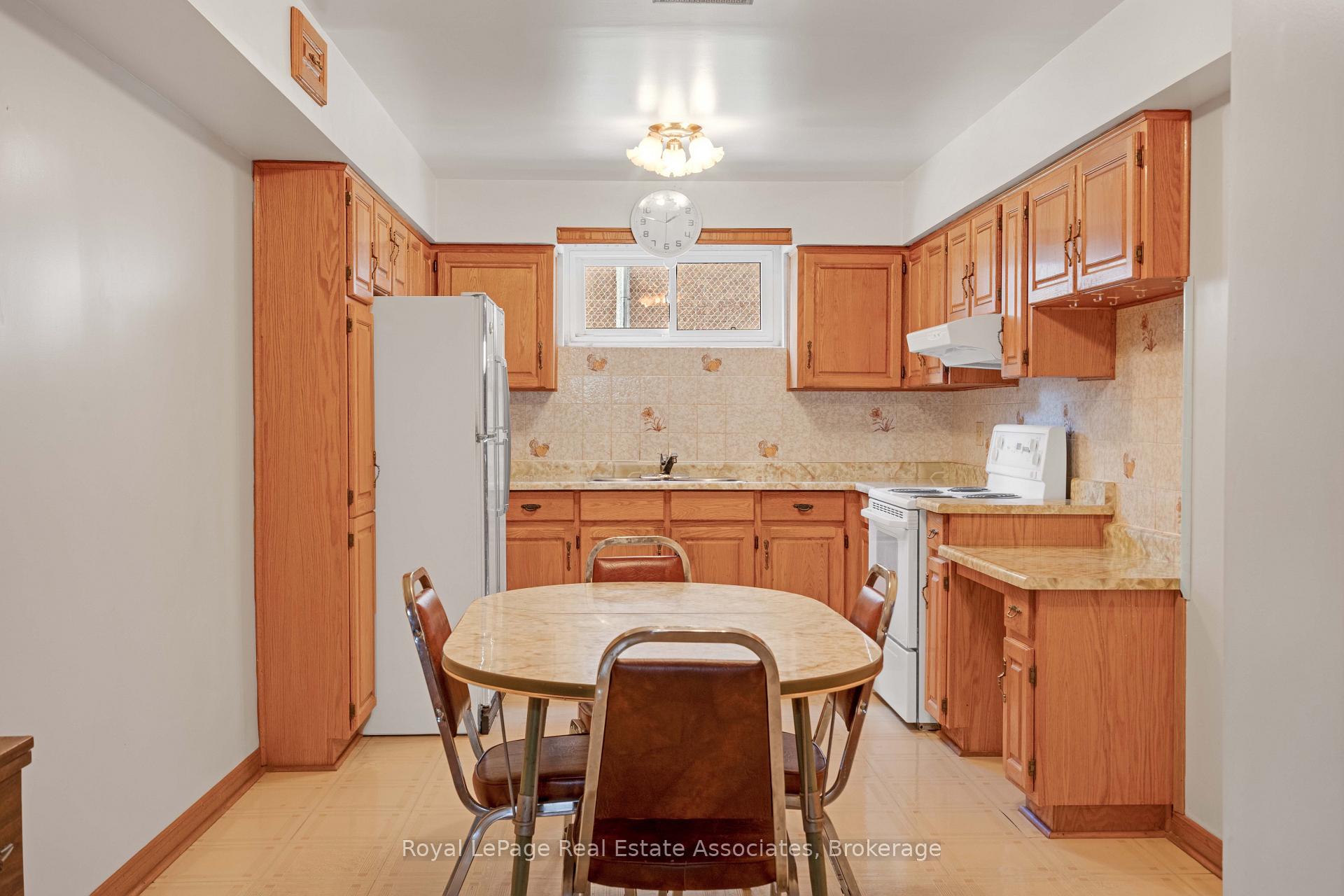 Photo 42 of 2535 Privet Crescent, Mississauga, Cooksville — HOMEH