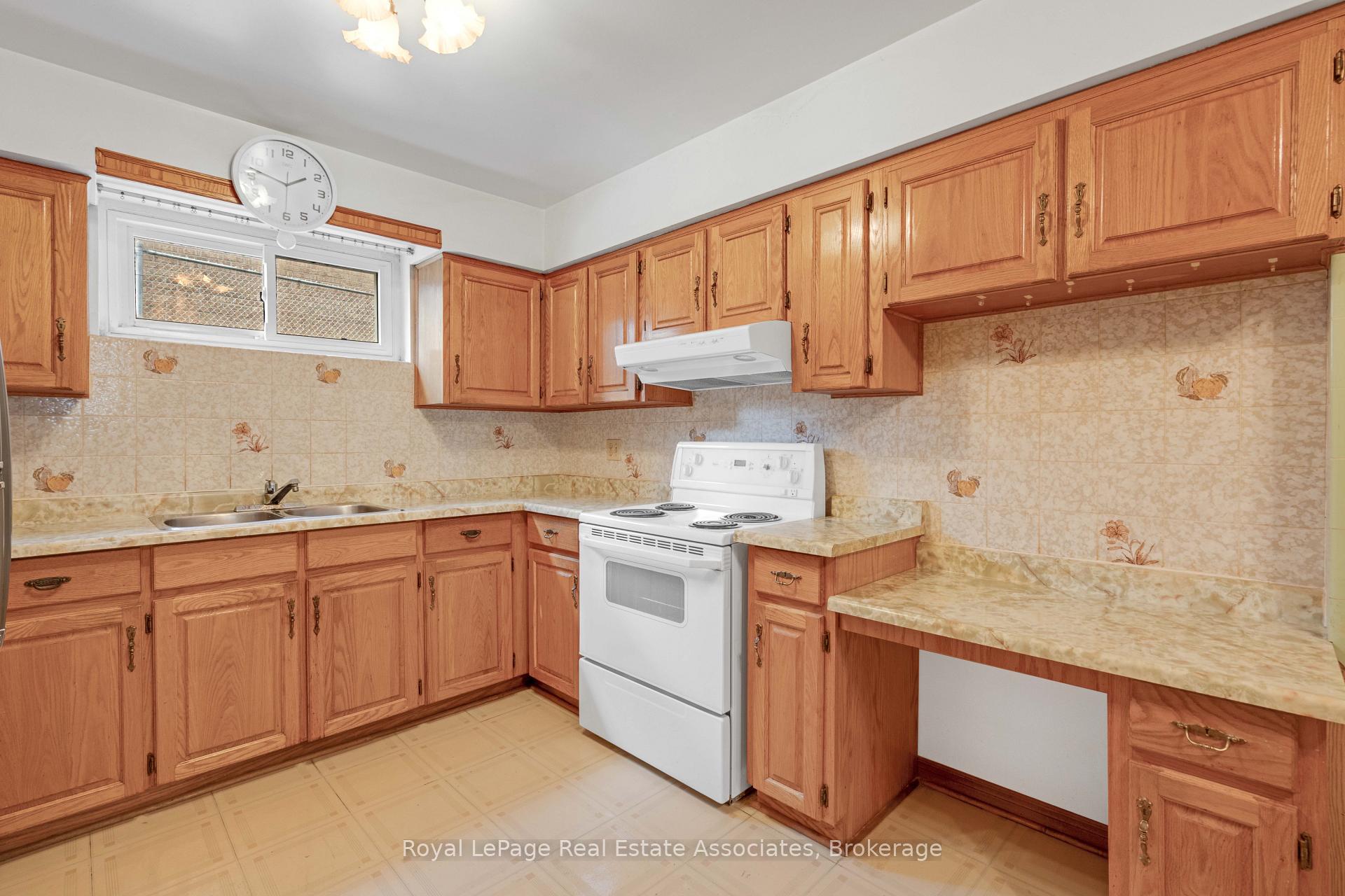 Photo 43 of 2535 Privet Crescent, Mississauga, Cooksville — HOMEH
