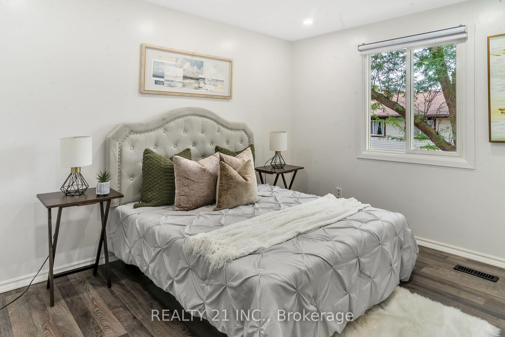 Photo 10 of Unit 101, 45 Hansen Road N, Brampton, Madoc — HOMEH