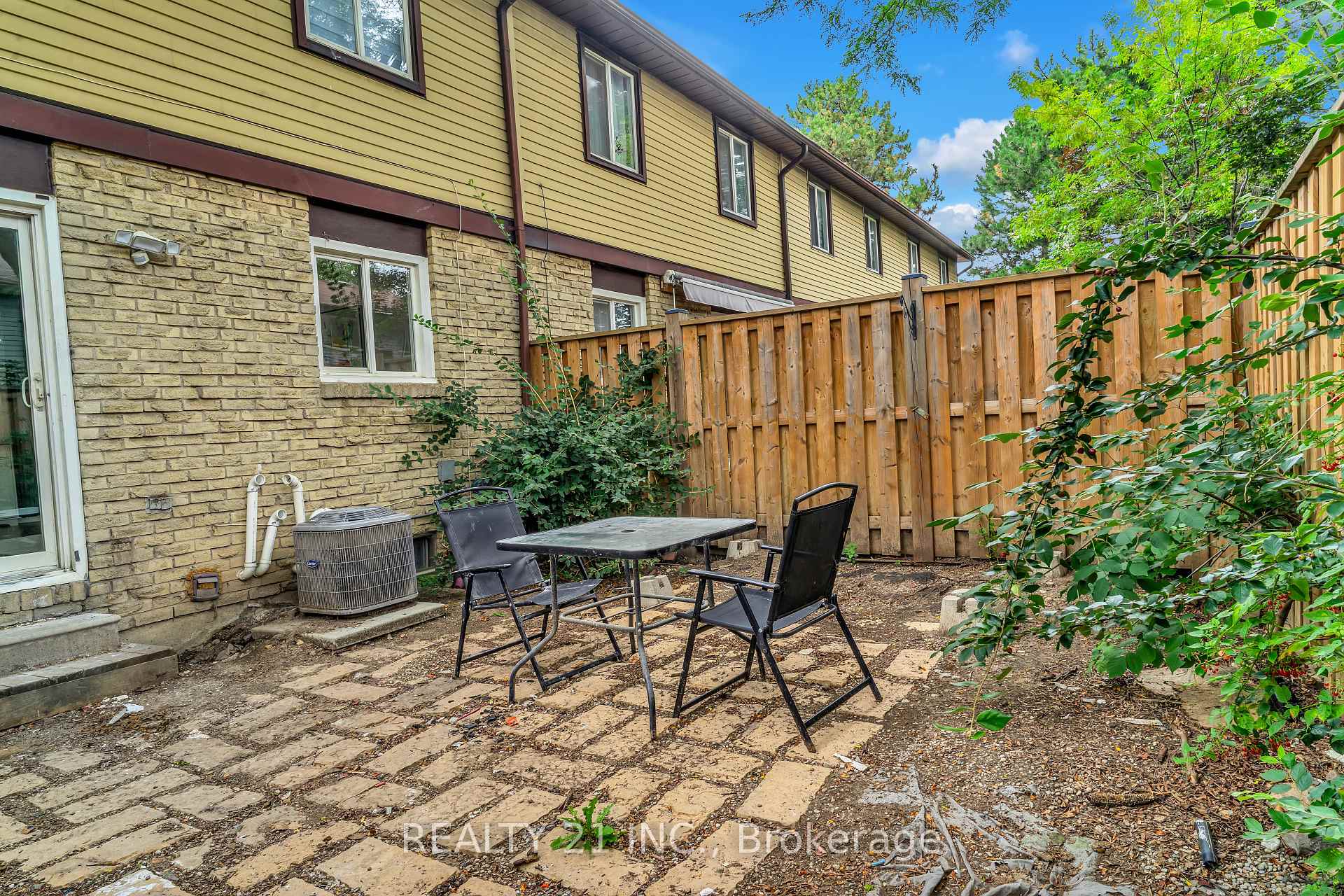 Photo 25 of Unit 101, 45 Hansen Road N, Brampton, Madoc — HOMEH