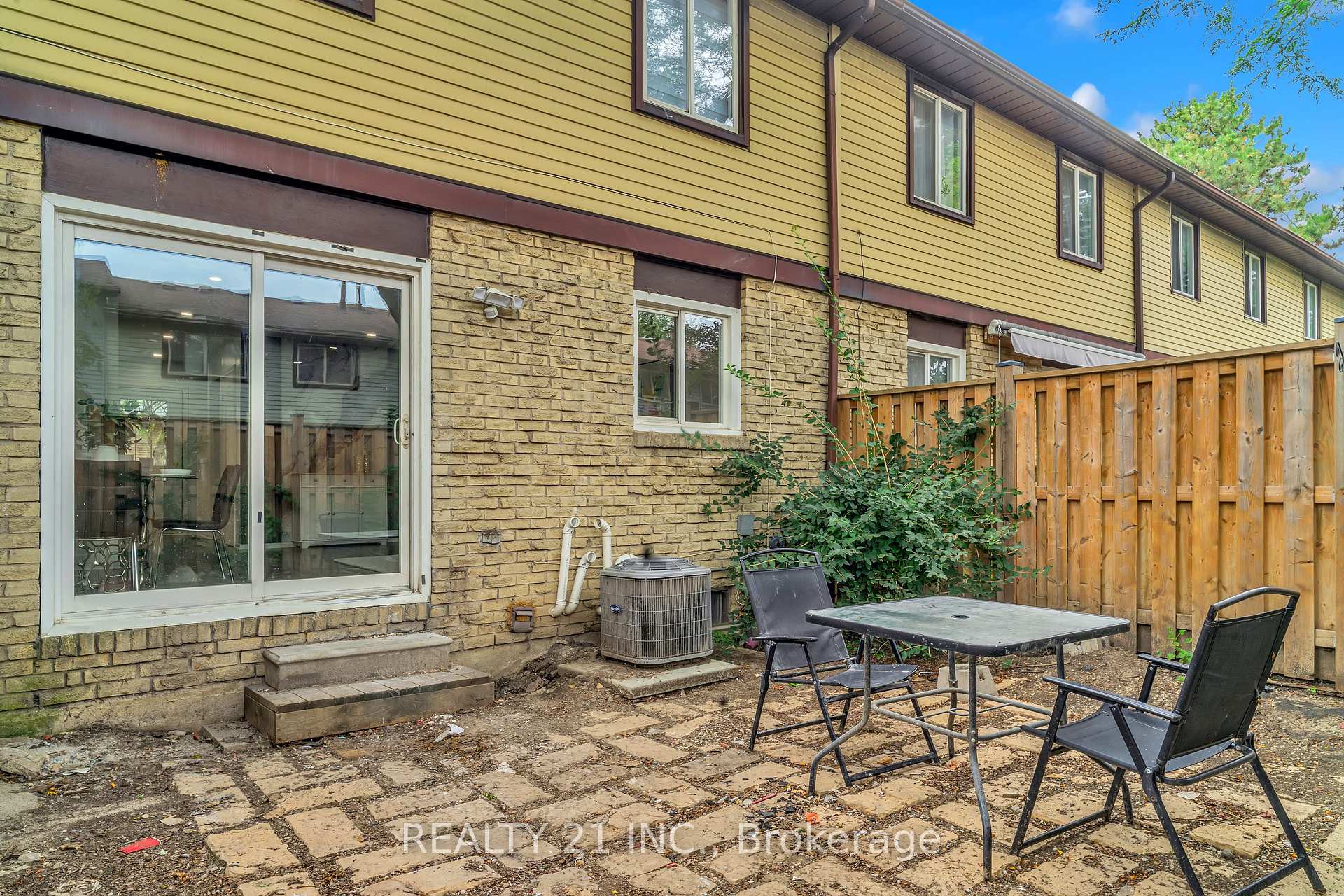 Photo 27 of Unit 101, 45 Hansen Road N, Brampton, Madoc — HOMEH