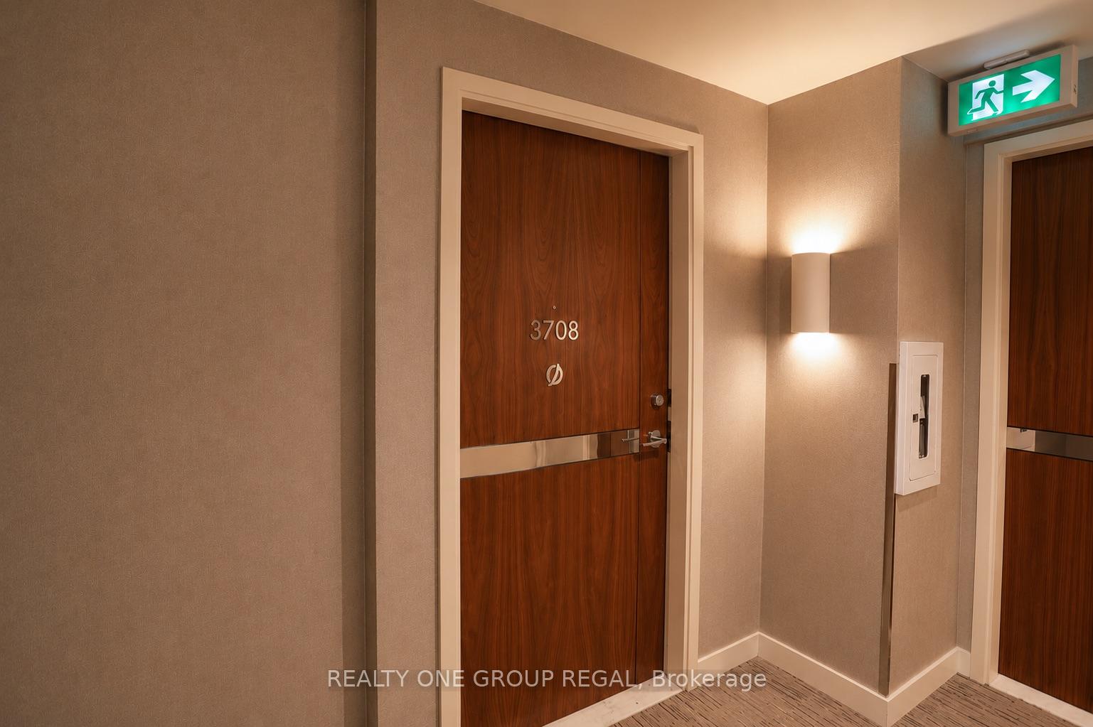Photo 4 of 85 McMahon Drive, North York, Bayview Village — HOMEH