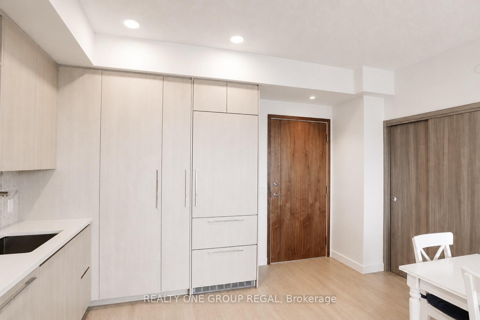 Photo 5 of 85 McMahon Drive, North York, Bayview Village — HOMEH