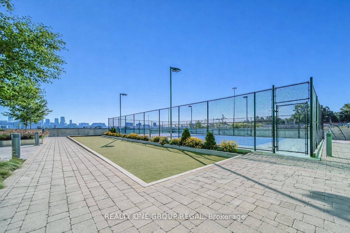 Photo 25 of 85 McMahon Drive, North York, Bayview Village — HOMEH