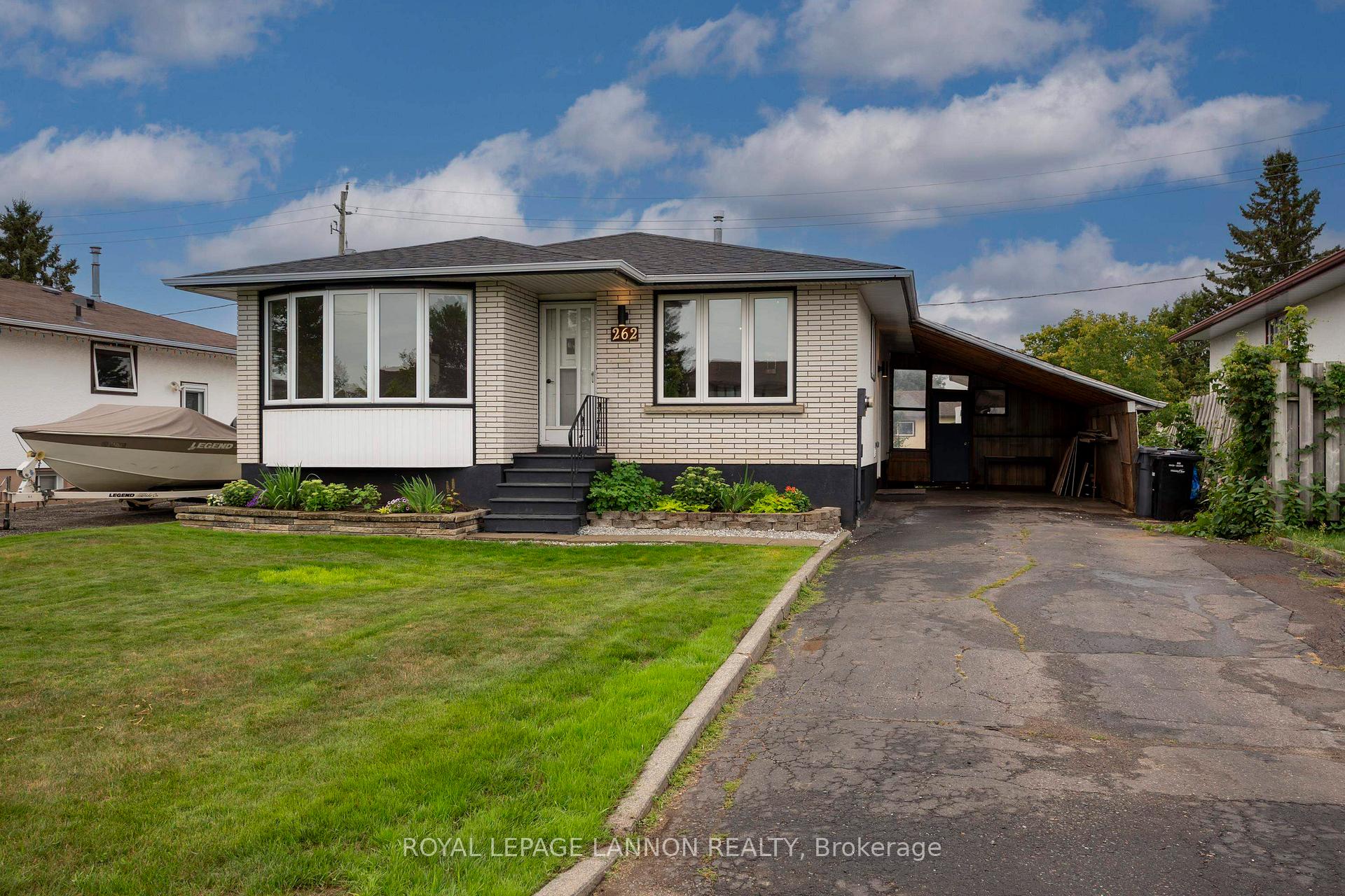 Photo 2 of 262 Sheridan Cres, Thunder Bay, Northwood Park — HOMEH