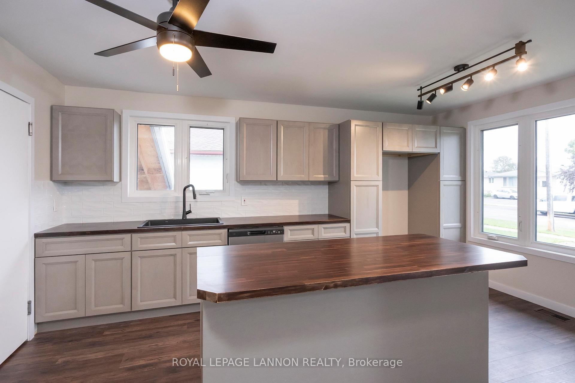Photo 5 of 262 Sheridan Cres, Thunder Bay, Northwood Park — HOMEH