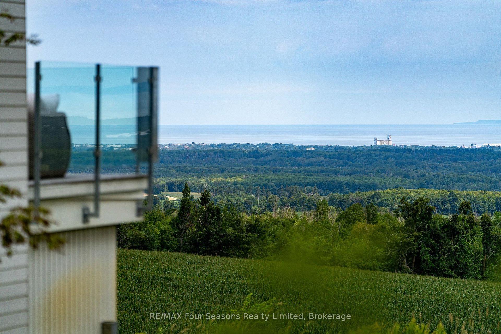 Photo 5 of 58 Sydenham Trail W, Clearview, Rural Clearview — HOMEH