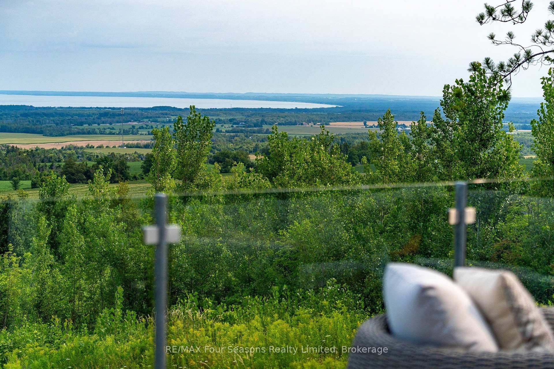 Photo 41 of 58 Sydenham Trail W, Clearview, Rural Clearview — HOMEH