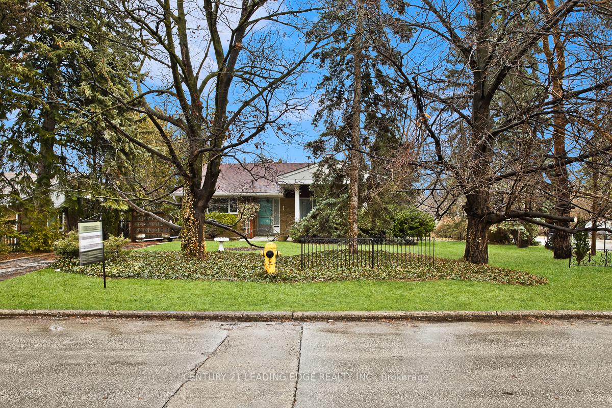 Photo 2 of 1 Bradgate Road, North York, Banbury-Don Mills — HOMEH