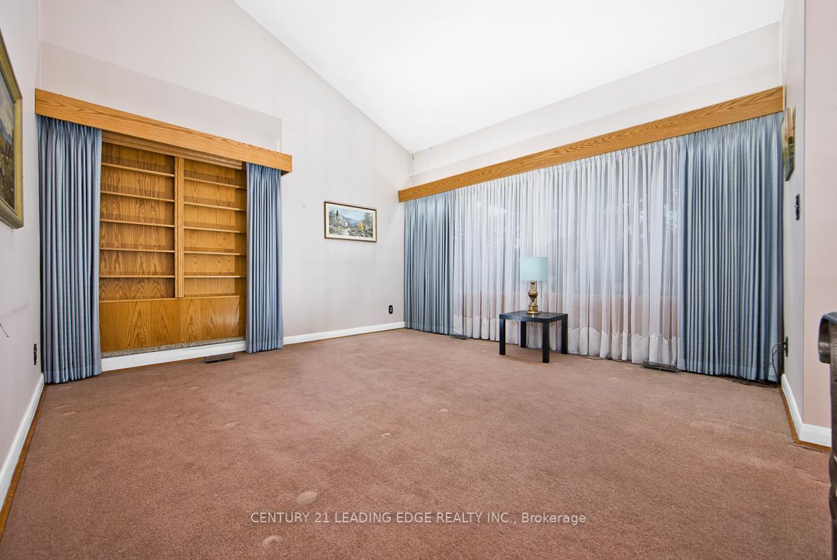 Photo 7 of 1 Bradgate Road, North York, Banbury-Don Mills — HOMEH