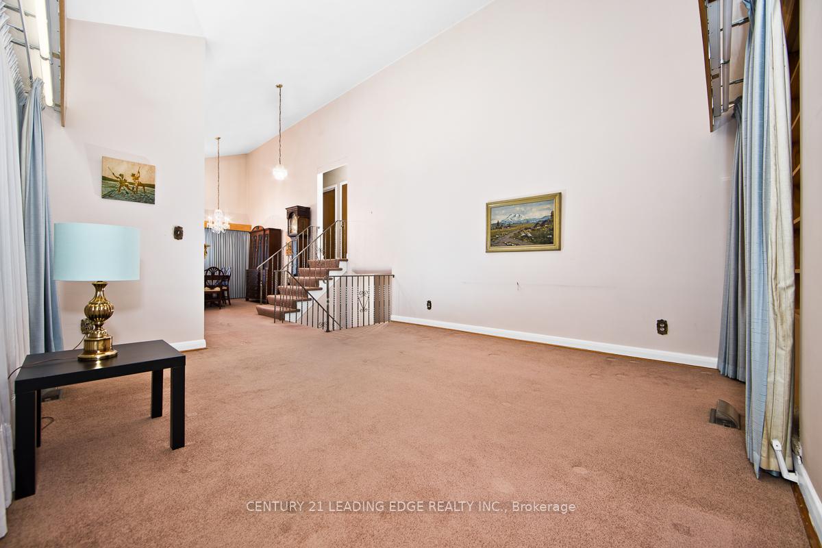 Photo 9 of 1 Bradgate Road, North York, Banbury-Don Mills — HOMEH