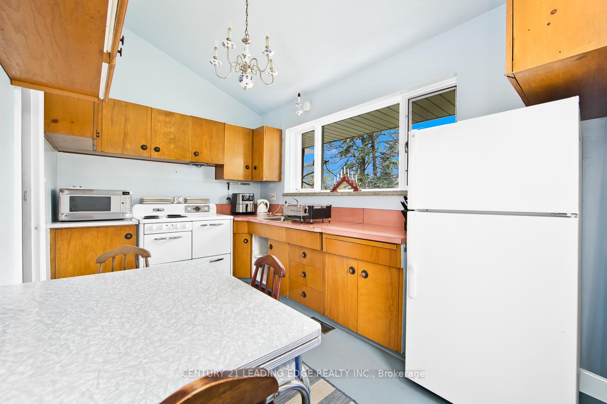 Photo 13 of 1 Bradgate Road, North York, Banbury-Don Mills — HOMEH