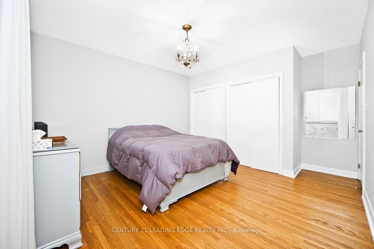 Photo 16 of 1 Bradgate Road, North York, Banbury-Don Mills — HOMEH