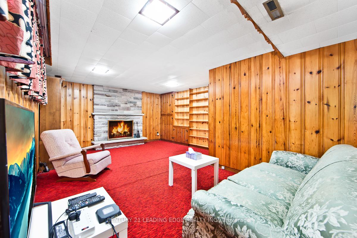 Photo 23 of 1 Bradgate Road, North York, Banbury-Don Mills — HOMEH