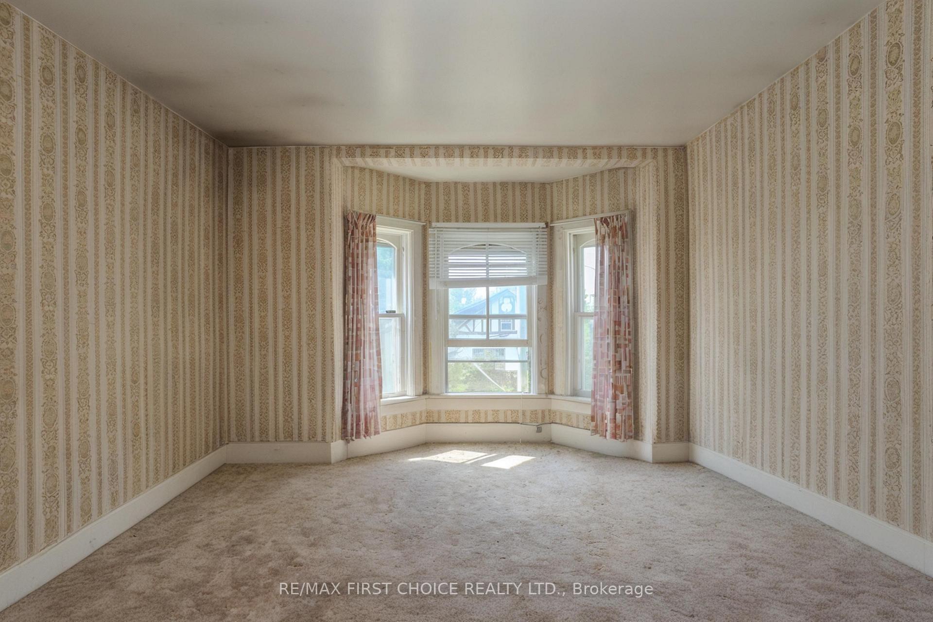 Photo 12 of 348 Ambrose Street, Thunder Bay, Court / Cumberland — HOMEH