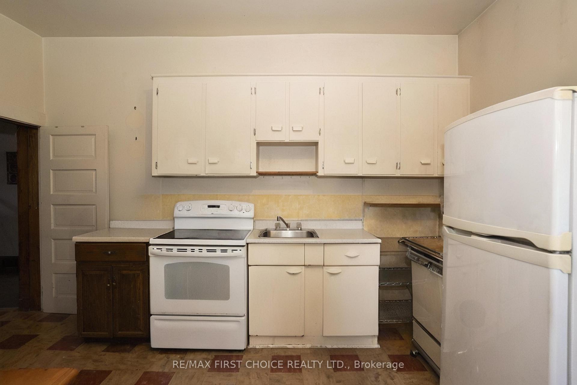 Photo 13 of 348 Ambrose Street, Thunder Bay, Court / Cumberland — HOMEH