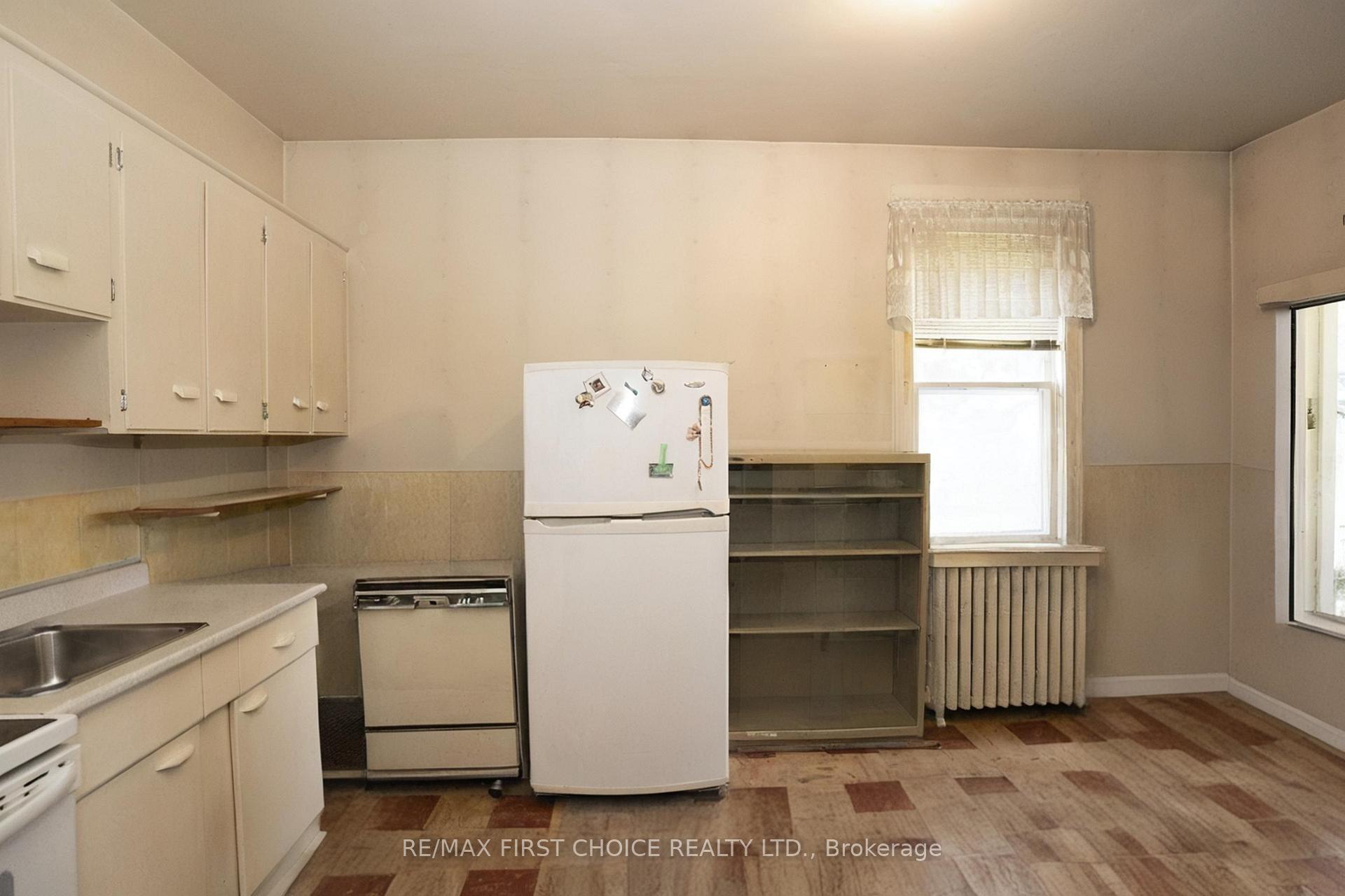 Photo 14 of 348 Ambrose Street, Thunder Bay, Court / Cumberland — HOMEH