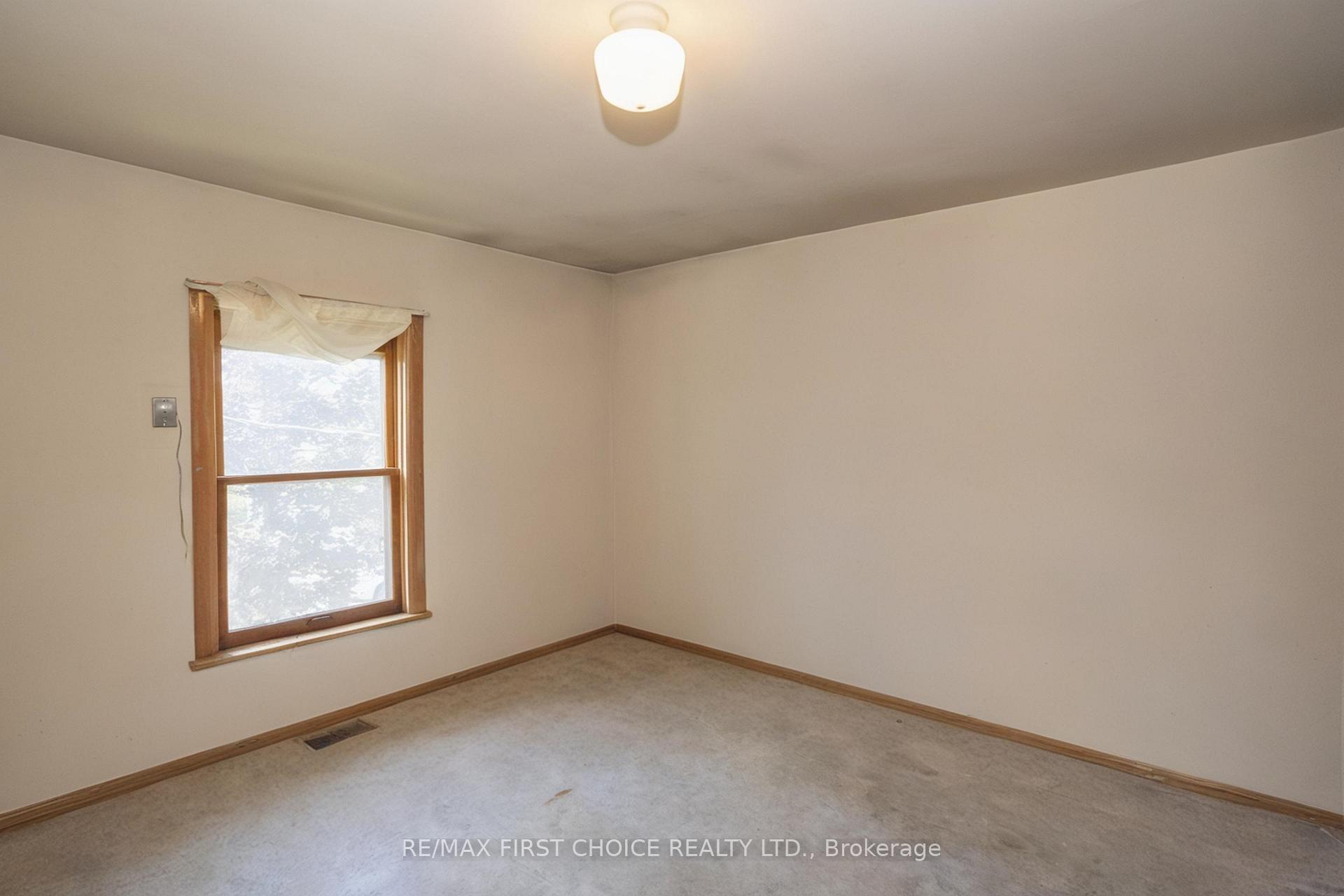 Photo 25 of 348 Ambrose Street, Thunder Bay, Court / Cumberland — HOMEH