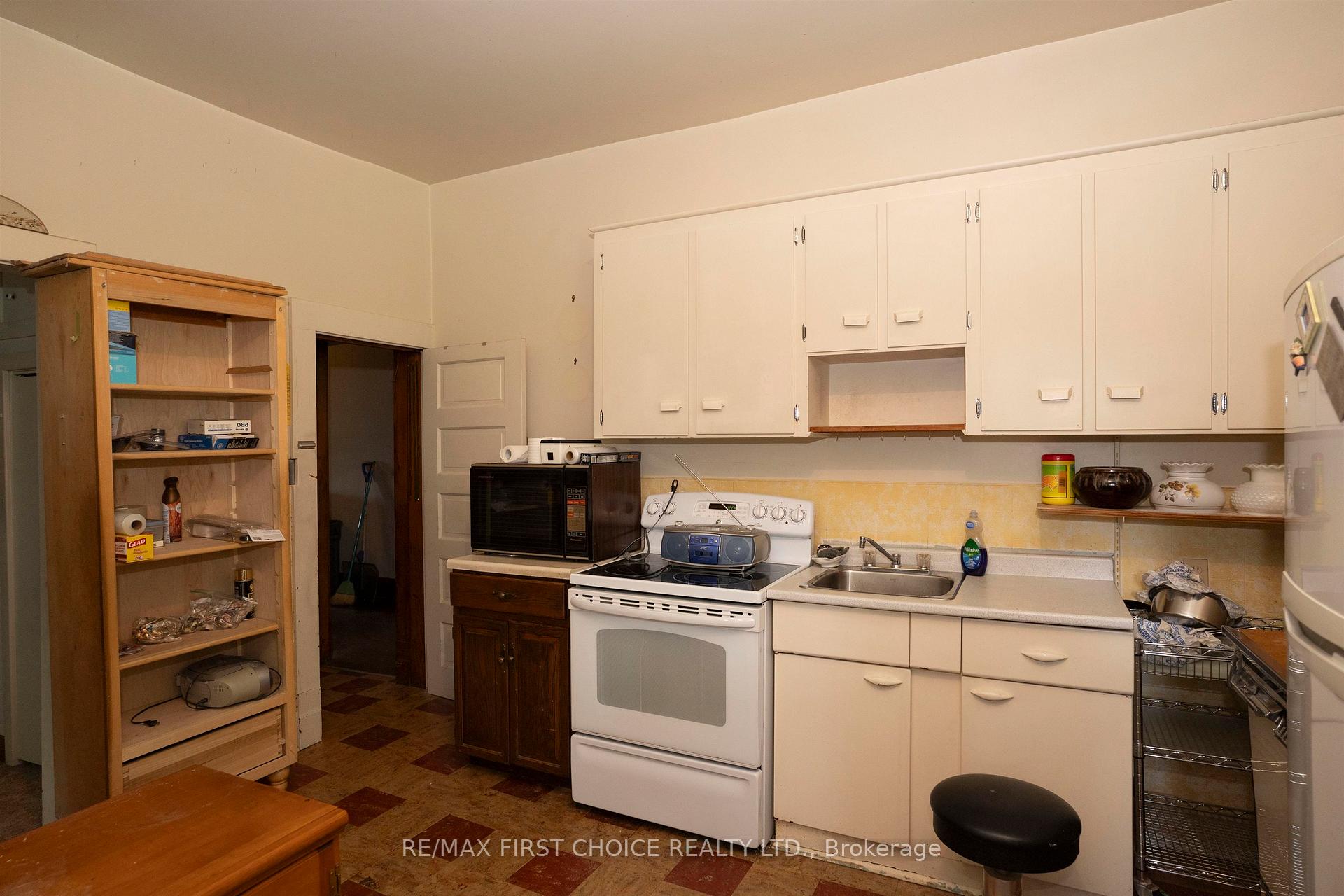 Photo 34 of 348 Ambrose Street, Thunder Bay, Court / Cumberland — HOMEH