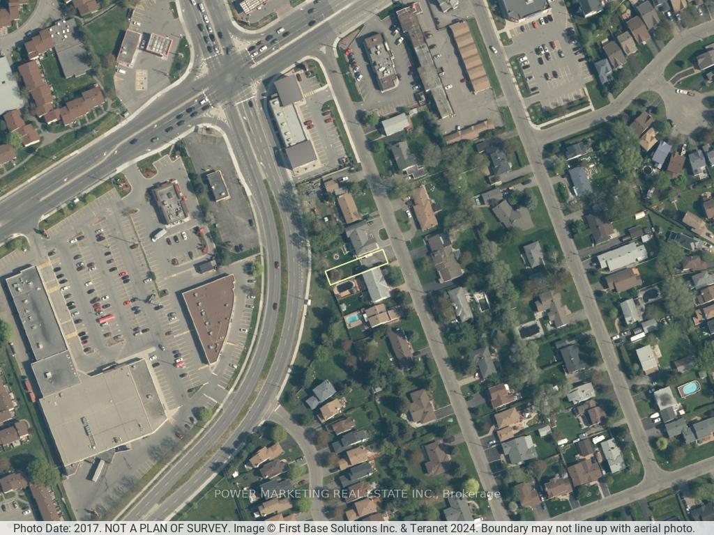Photo 3 of 988 Laporte Street, Ottawa, Beacon Hill South — HOMEH