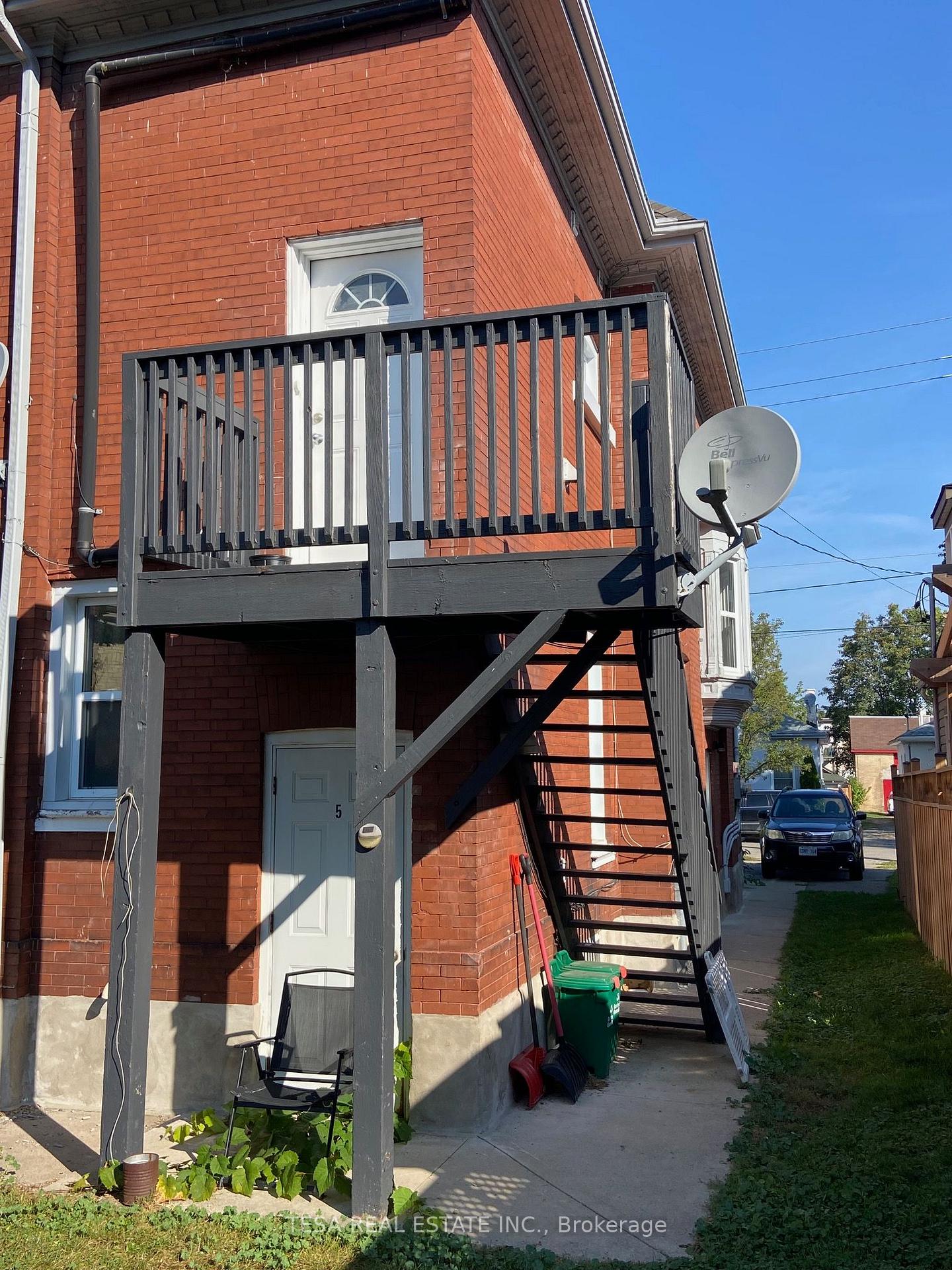 Photo 6 of Unit 4, 77 East Avenue, Brantford, Victoria/Arthur — HOMEH