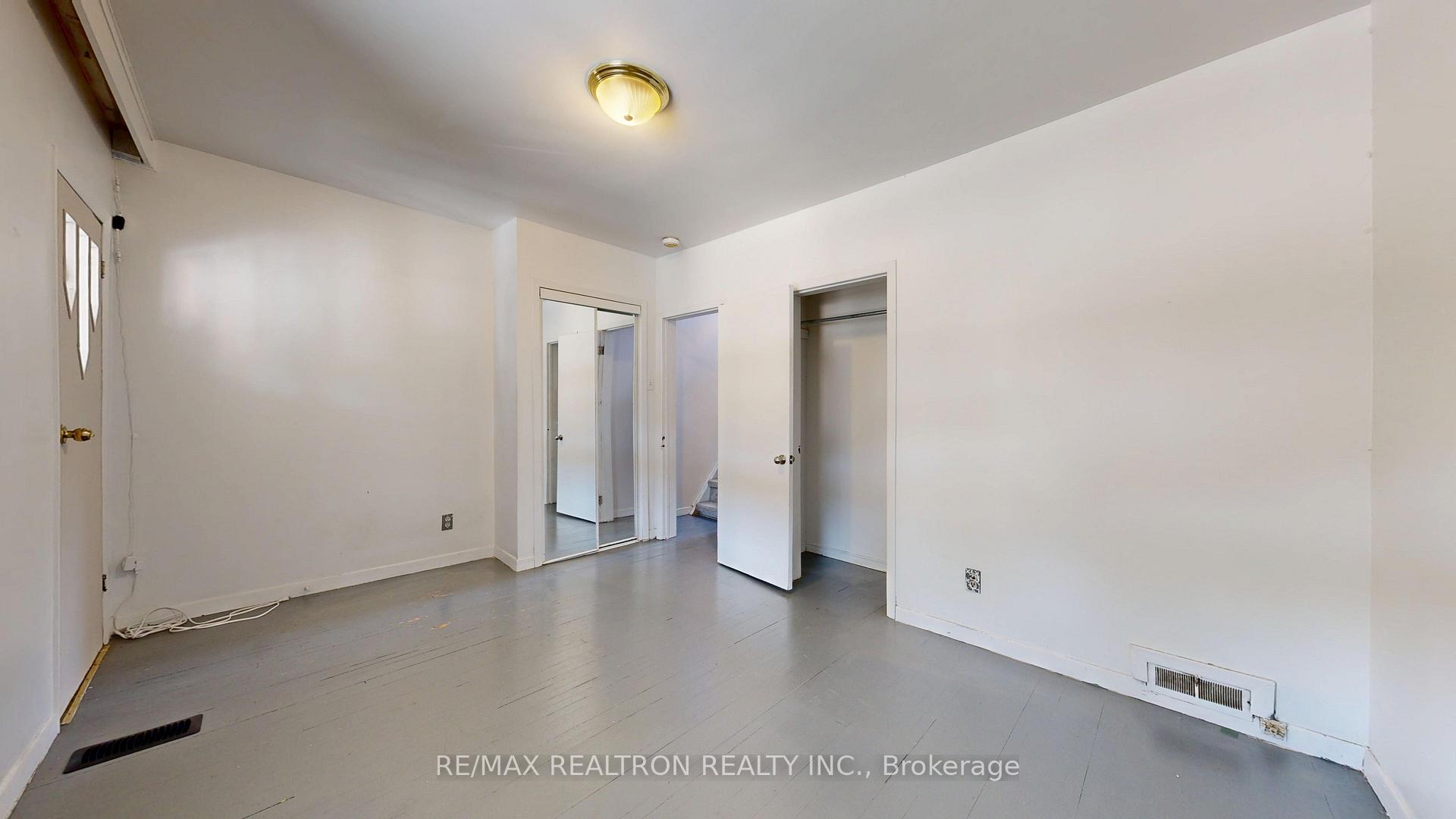 Photo 8 of Unit Upper, 32 Macklem Avenue, Toronto, Little Portugal — HOMEH