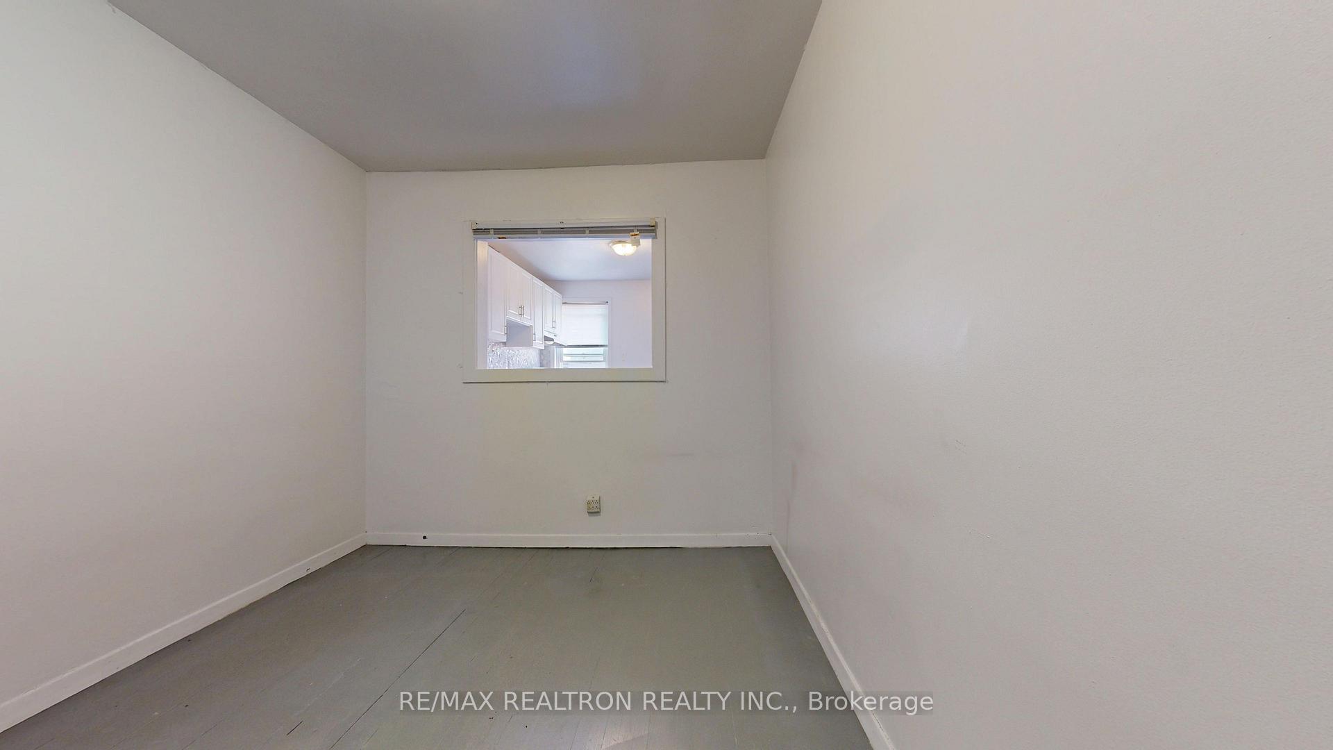 Photo 12 of Unit Upper, 32 Macklem Avenue, Toronto, Little Portugal — HOMEH