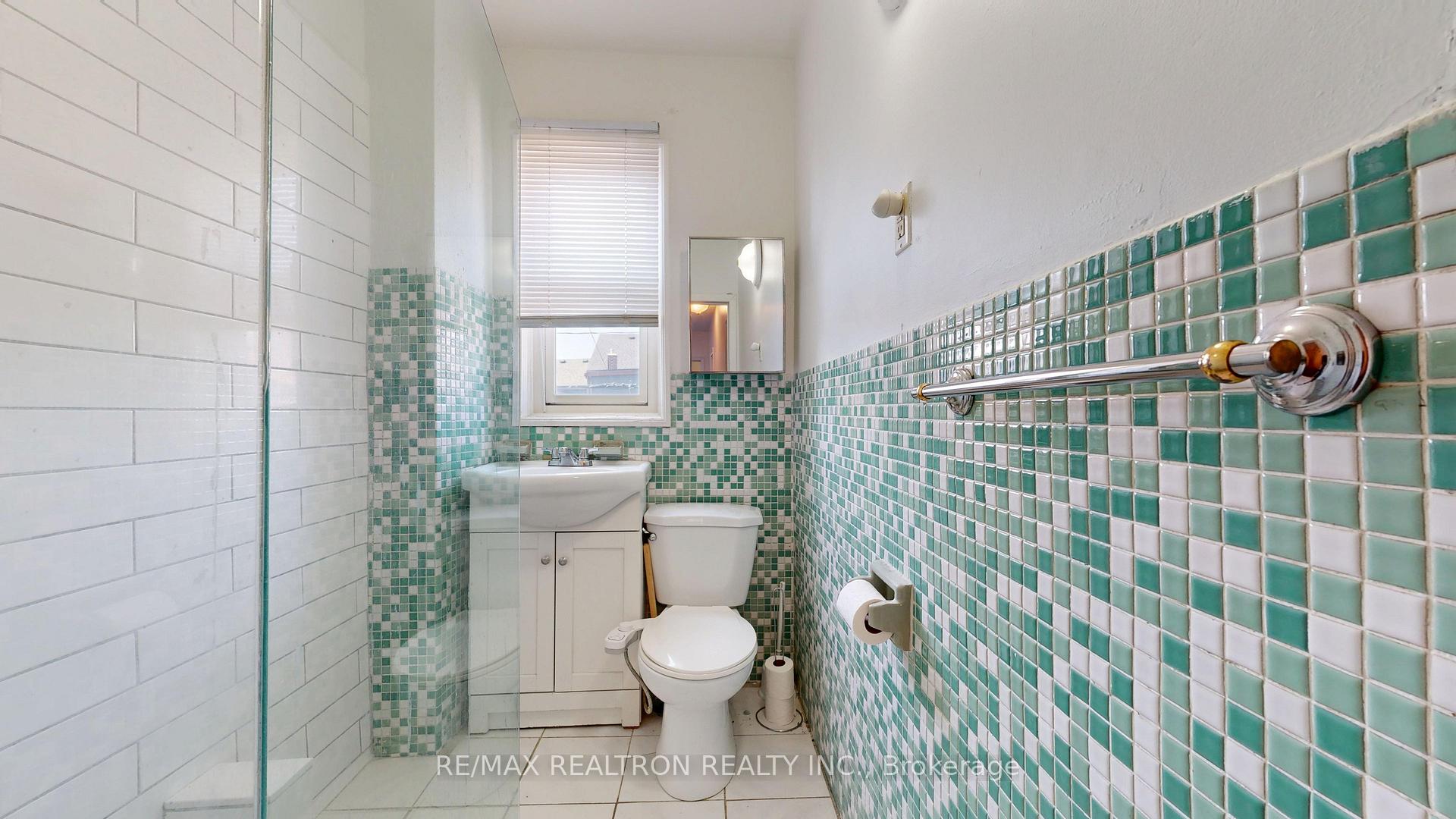Photo 17 of Unit Upper, 32 Macklem Avenue, Toronto, Little Portugal — HOMEH
