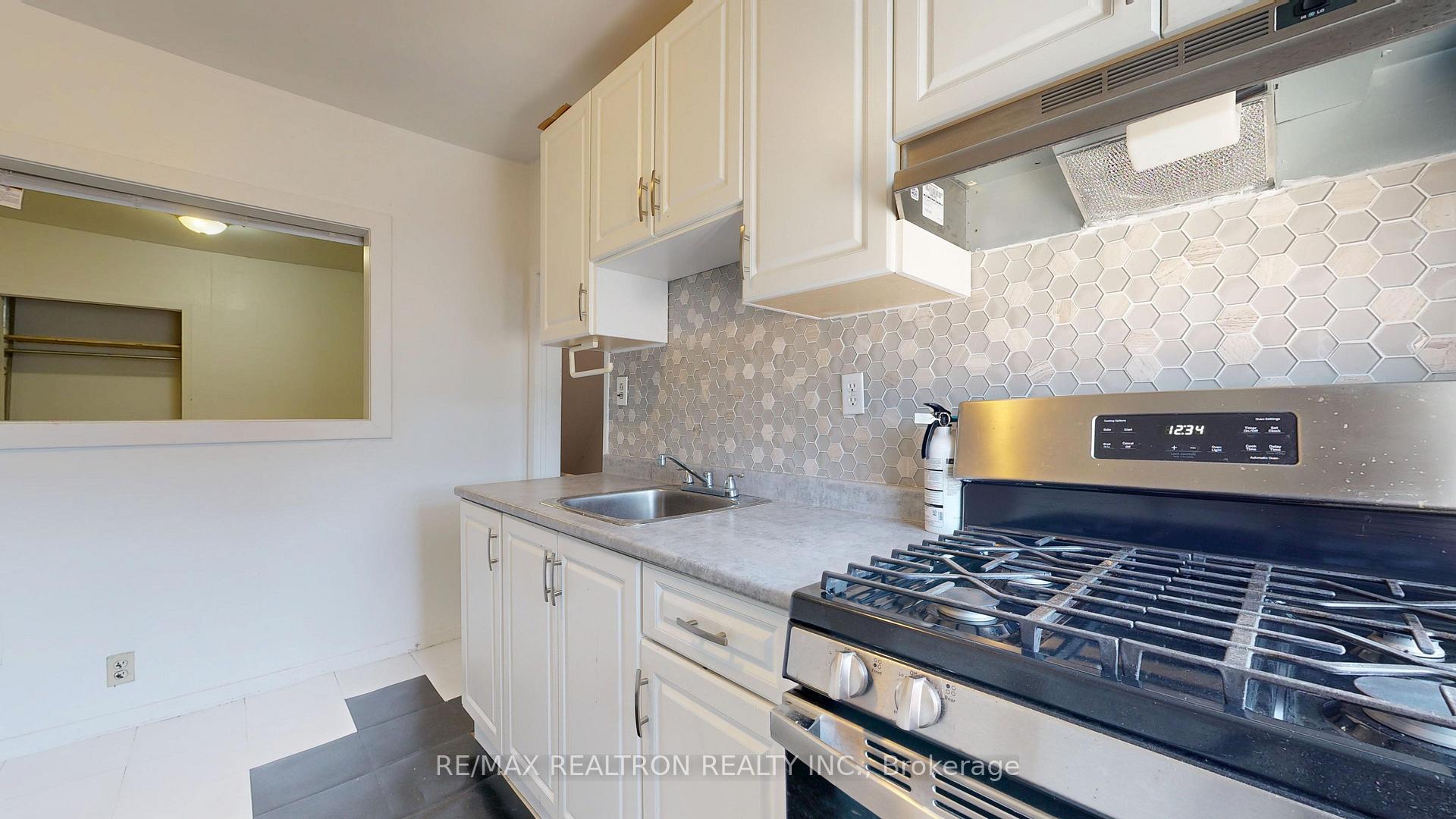 Photo 21 of Unit Upper, 32 Macklem Avenue, Toronto, Little Portugal — HOMEH